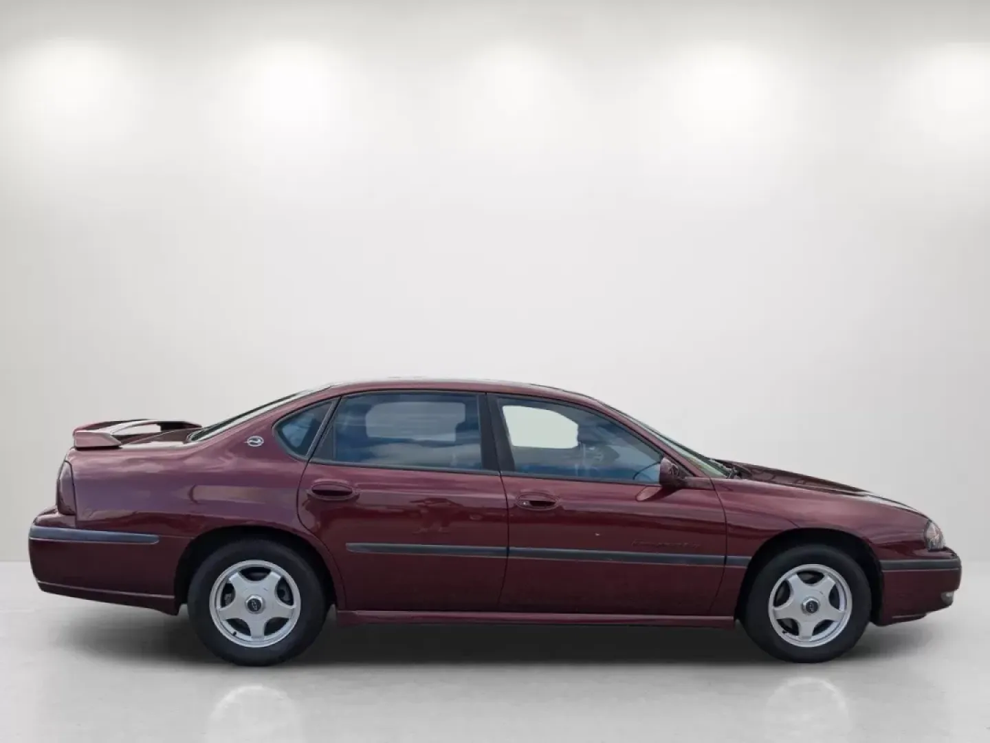 2002 /Medium Gray Chevrolet Impala LS (2G1WH55K129) with an Other engine, located at 1430 Gateway Drive, Opelika, AL, 36801, (334) 239-0944, 32.637871, -85.409790 - ### Discover Your Next Adventure with the 2002 Chevrolet Impala LS at Gils Auto!<br /> <br /> Are you looking for a reliable vehicle that fits seamlessly into your lifestyle, whether for daily commutes or weekend getaways? Look no further than the stunning 2002 Chevrolet Impala LS available at Gils - Photo#3