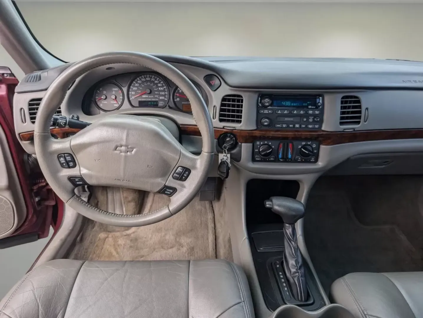 2002 /Medium Gray Chevrolet Impala LS (2G1WH55K129) with an Other engine, located at 1430 Gateway Drive, Opelika, AL, 36801, (334) 239-0944, 32.637871, -85.409790 - ### Discover Your Next Adventure with the 2002 Chevrolet Impala LS at Gils Auto!<br /> <br /> Are you looking for a reliable vehicle that fits seamlessly into your lifestyle, whether for daily commutes or weekend getaways? Look no further than the stunning 2002 Chevrolet Impala LS available at Gils - Photo#11