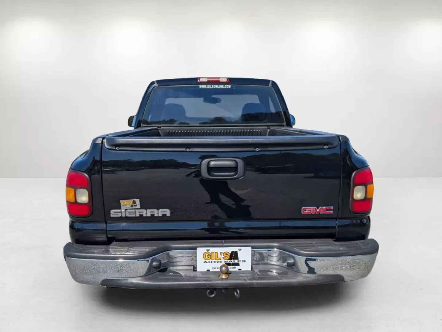 2004 /Dark Pewter GMC Sierra 1500 (1GTEC14X14Z) with an Other engine, located at 3959 U.S. 80 W, Phenix City, AL, 36870, (334) 297-4885, 32.469296, -85.135185 - **Get Ready for Adventure with the 2004 GMC Sierra 1500!**<br /> <br /> Are you looking for a reliable pickup truck that can handle your weekend adventures while also being perfect for daily commutes? Look no further than the 2004 GMC Sierra 1500, available now at Gils Auto in Phenix City, AL. This - Photo#5