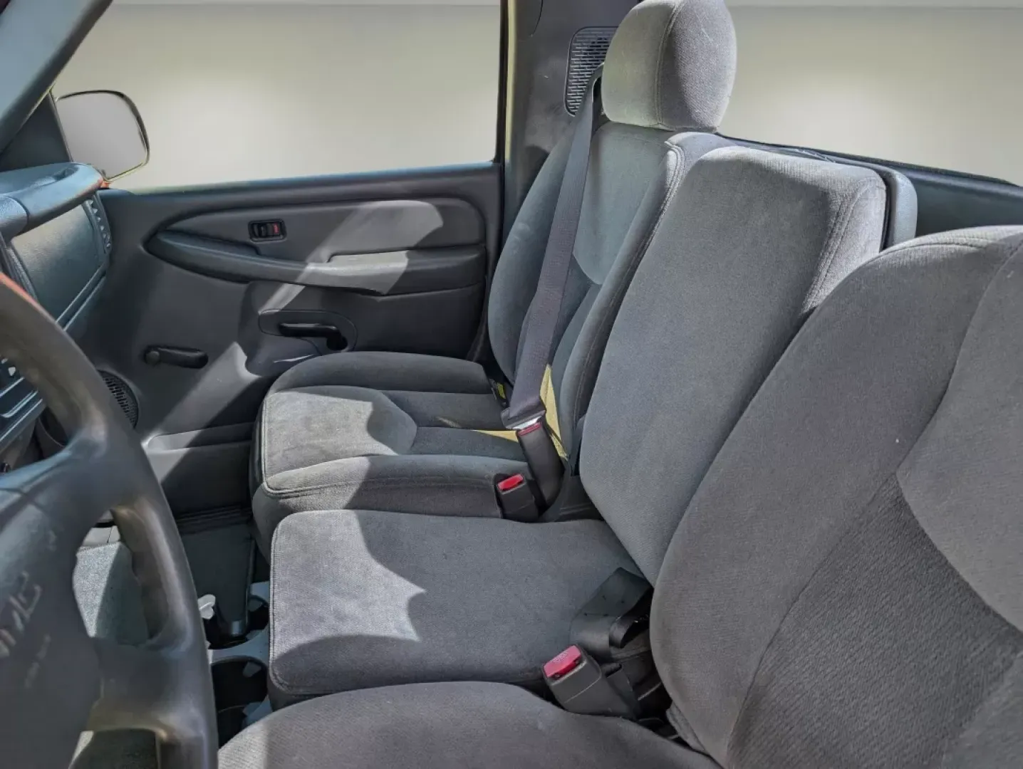 2004 /Dark Pewter GMC Sierra 1500 (1GTEC14X14Z) with an Other engine, located at 3959 U.S. 80 W, Phenix City, AL, 36870, (334) 297-4885, 32.469296, -85.135185 - **Get Ready for Adventure with the 2004 GMC Sierra 1500!**<br /> <br /> Are you looking for a reliable pickup truck that can handle your weekend adventures while also being perfect for daily commutes? Look no further than the 2004 GMC Sierra 1500, available now at Gils Auto in Phenix City, AL. This - Photo#10