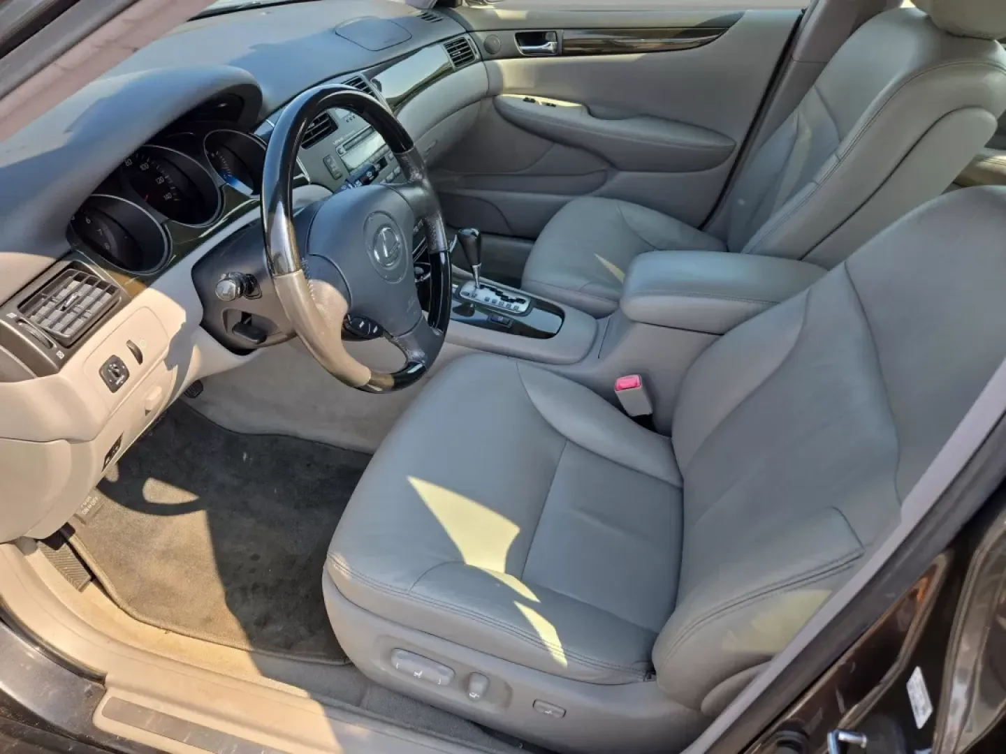 2004 Lexus ES 330 (JTHBA30GX45) with an Other engine, located at 521 Old Farm Lane Rd, Prattville, AL, 36066, (334) 325-1505, 32.482460, -86.416367 - **Experience Luxury and Comfort with the 2004 Lexus ES 330 at Gils Auto - Prattville!**<br /> <br /> Are you on the lookout for a vehicle that combines elegance with exceptional performance? The 2004 Lexus ES 330 is the perfect sedan for those who appreciate a refined driving experience, making it a - Photo#12