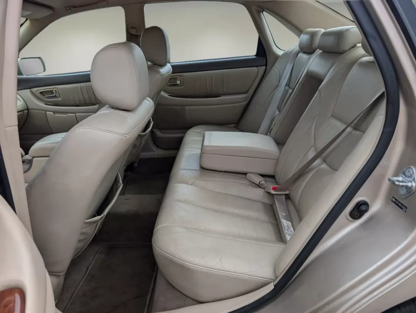 2004 Toyota Avalon XLS (4T1BF28B44U) with an Other engine, located at 5115 14th Ave., Columbus, GA, 31904, (706) 323-0345, 32.511494, -84.971046 - **Get Ready to Elevate Your Commute with the 2004 Toyota Avalon XLS at Gils Auto in Prattville!**<br /> <br /> Imagine gliding through the streets of Prattville, AL, in a vehicle that combines comfort, reliability, and style-all while staying within budget. The 2004 Toyota Avalon XLS sedan is not ju - Photo#10