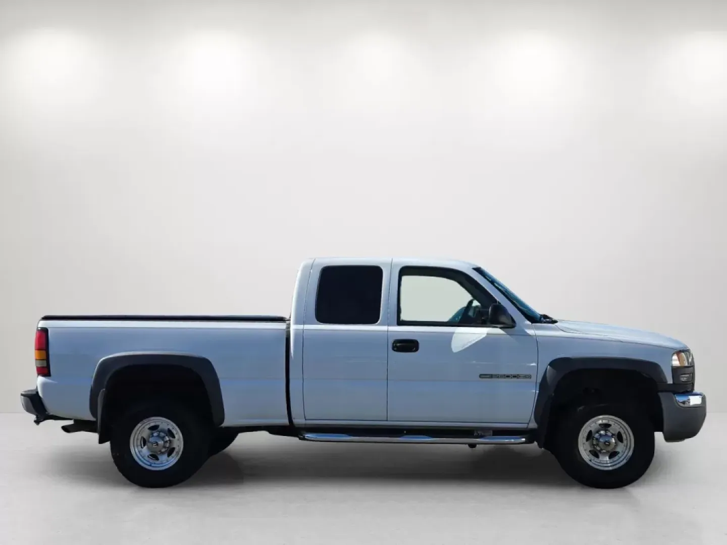 2005 /Dark Pewter GMC Sierra 2500HD Work Truck (1GTHC29U15E) with an Other engine, located at 3959 U.S. 80 W, Phenix City, AL, 36870, (334) 297-4885, 32.469296, -85.135185 - Looking for a reliable pickup truck that won't break the bank? The 2005 GMC Sierra 2500HD is the perfect solution for contractors, weekend adventurers, or growing families in need of rugged versatility. With its impressive towing capabilities and spacious interior, it's ready for any job, weekend ge - Photo#5