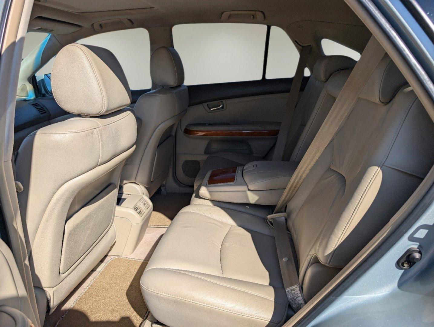 2005 Lexus RX 330 (2T2GA31U95C) with an Gas V6 3.3L/202 engine, 5-Speed Automatic w/OD transmission, located at 7000 Northlake Connector, Columbus, GA, 31904, (706) 987-8085, 32.524975, -84.978134 - 2005 Lexus RX 330 - Photo#10