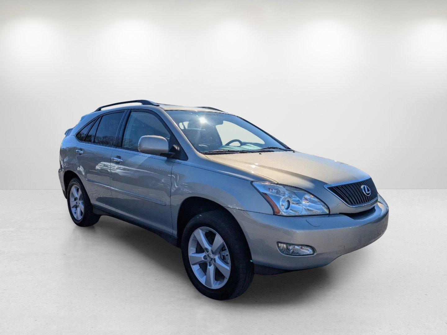 2005 Lexus RX 330 (2T2GA31U95C) with an Gas V6 3.3L/202 engine, 5-Speed Automatic w/OD transmission, located at 7000 Northlake Connector, Columbus, GA, 31904, (706) 987-8085, 32.524975, -84.978134 - 2005 Lexus RX 330 - Photo#2