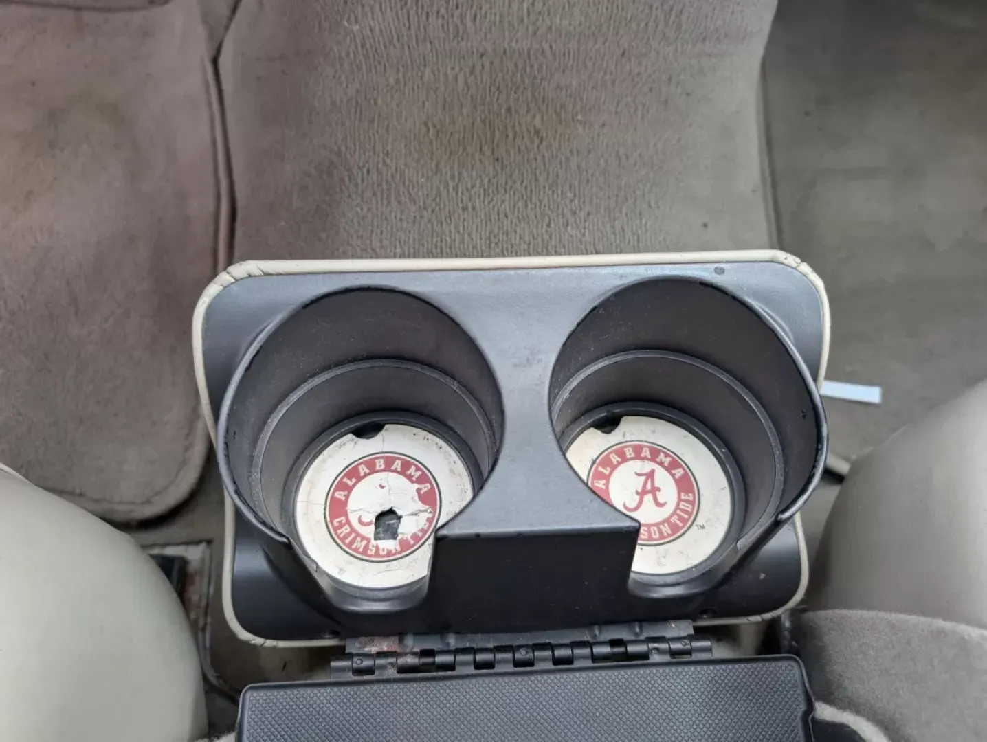 2005 Lincoln Town Car Signature Limited (1LNHM82W75Y) with an Other engine, located at 7000 Northlake Connector, Columbus, GA, 31904, (706) 987-8085, 32.524975, -84.978134 - Experience the epitome of luxury and comfort with this stunning 2005 Lincoln Town Car Signature Limited, perfect for those who appreciate style, elegance, and reliability. At Gils Auto in Phenix City, AL, we understand that driving is not just about getting from point A to B; it's about the journey - Photo#14