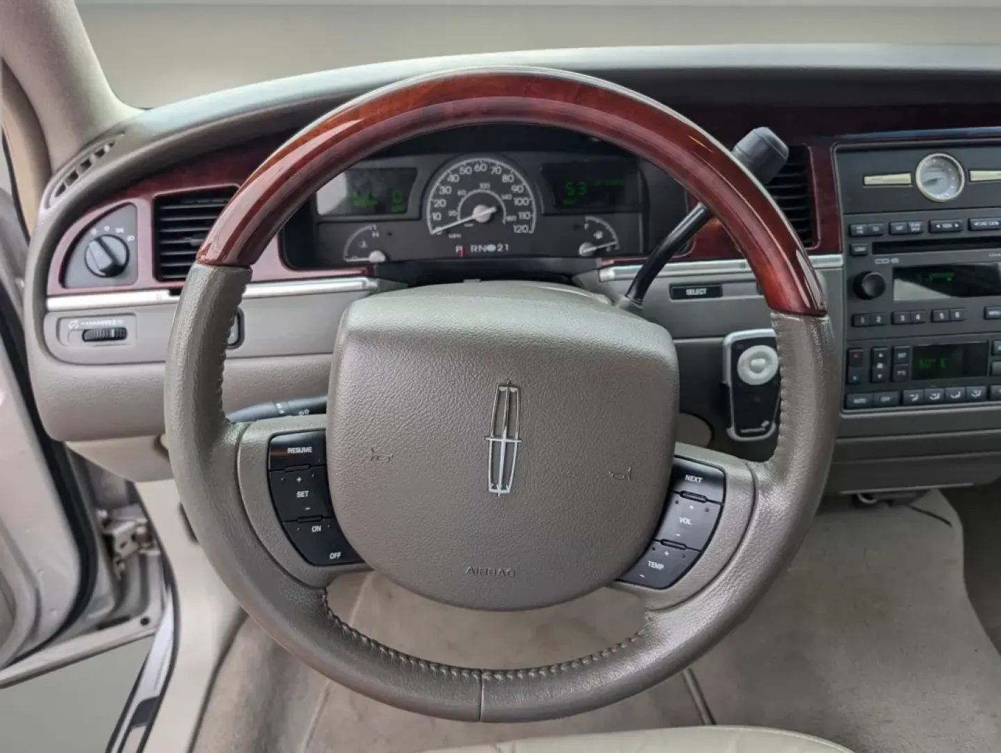 2005 Lincoln Town Car Signature Limited (1LNHM82W75Y) with an Other engine, located at 7000 Northlake Connector, Columbus, GA, 31904, (706) 987-8085, 32.524975, -84.978134 - Experience the epitome of luxury and comfort with this stunning 2005 Lincoln Town Car Signature Limited, perfect for those who appreciate style, elegance, and reliability. At Gils Auto in Phenix City, AL, we understand that driving is not just about getting from point A to B; it's about the journey - Photo#16