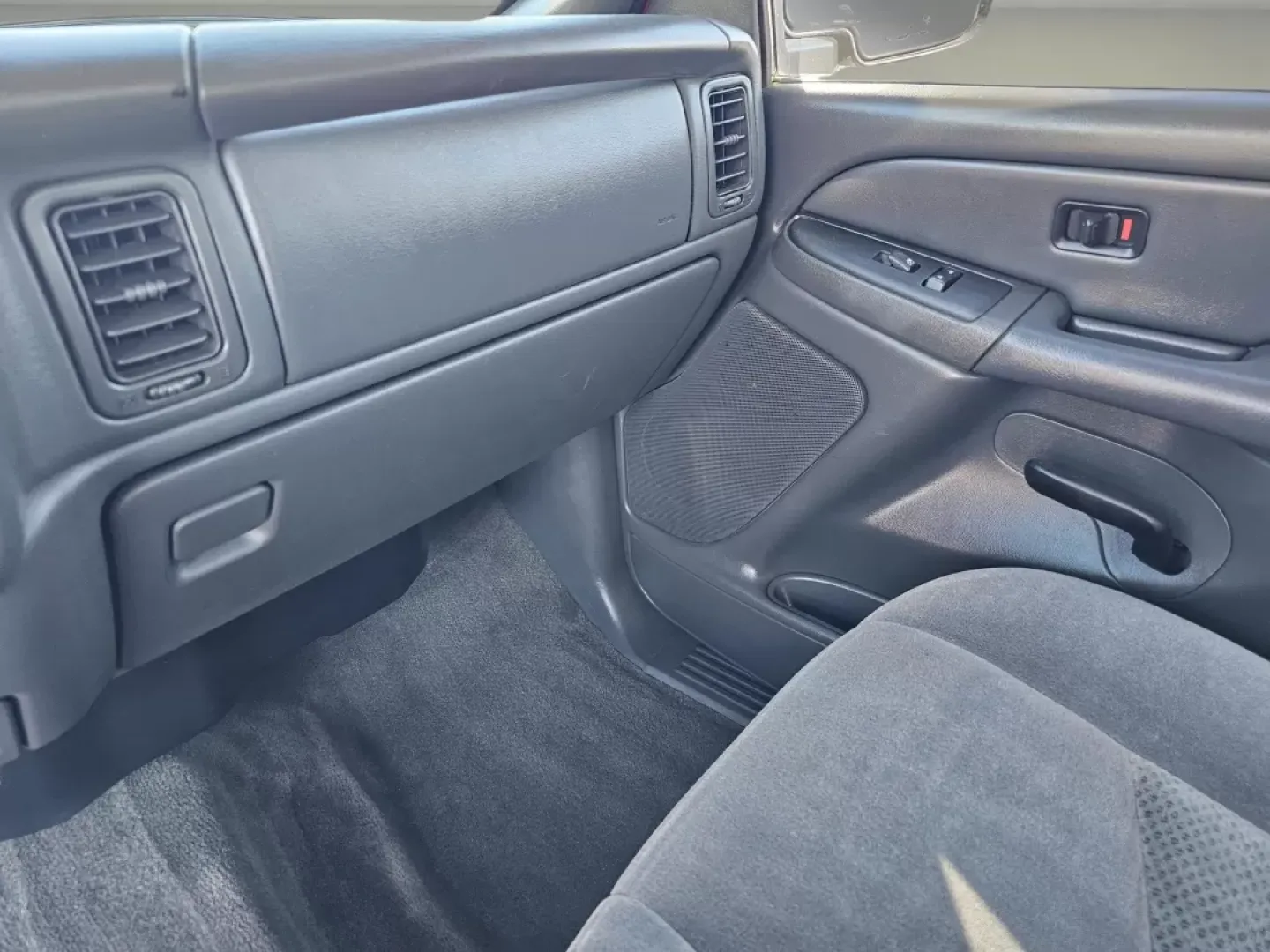 2006 /Dark Charcoal Chevrolet Silverado 1500 LT1 (1GCEC19V66Z) with an Other engine, located at 521 Old Farm Lane Rd, Prattville, AL, 36066, (334) 325-1505, 32.482460, -86.416367 - **Unleash Your Adventurous Spirit with the 2006 Chevrolet Silverado 1500 LT1!** <br /> <br /> Are you looking for a rugged and reliable pickup that's perfect for both work and play? Look no further than this stunning **2006 Chevrolet Silverado 1500 LT1**, available now at Gils Auto in Prattville, AL - Photo#13