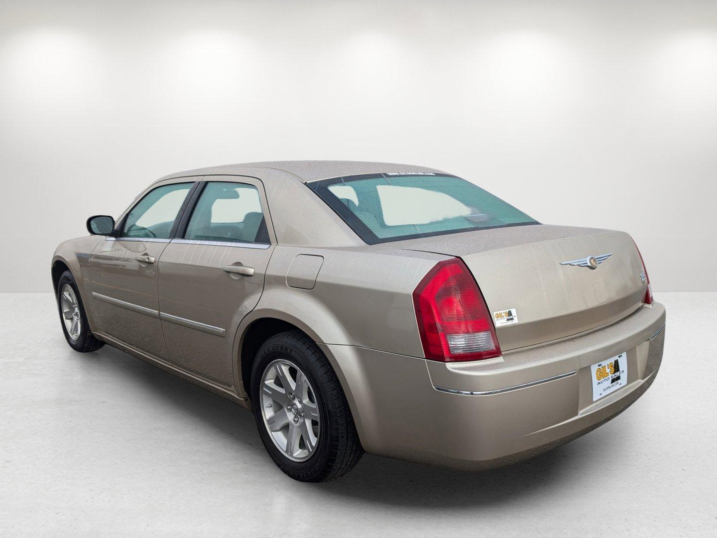 2006 Chrysler 300 Touring (2C3KA53G16H) with an Gas V6 3.5L/214 engine, 4-Speed Automatic transmission, located at 5115 14th Ave., Columbus, GA, 31904, (706) 323-0345, 32.511494, -84.971046 - 2006 Chrysler 300 Touring - Photo#6