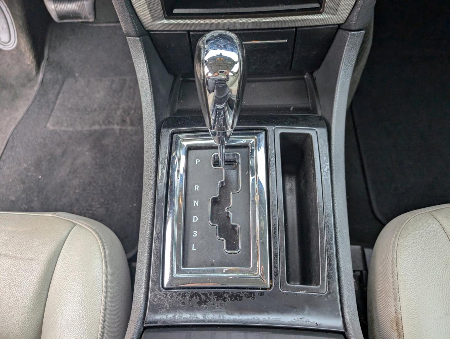 2006 Chrysler 300 Touring (2C3KA53G16H) with an Gas V6 3.5L/214 engine, 4-Speed Automatic transmission, located at 5115 14th Ave., Columbus, GA, 31904, (706) 323-0345, 32.511494, -84.971046 - 2006 Chrysler 300 Touring - Photo#13