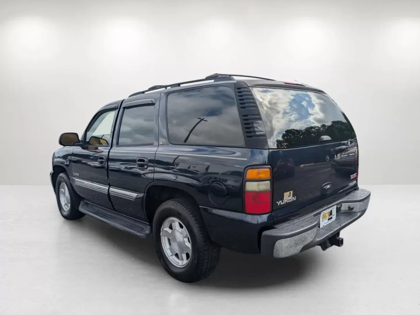 2006 Deep Blue Metallic /Pewter/Dark Pewter GMC Yukon SLT (1GKEC13T76R) with an Other engine, located at 1430 Gateway Drive, Opelika, AL, 36801, (334) 239-0944, 32.637871, -85.409790 - 2006 GMC Yukon SLT - Photo#6