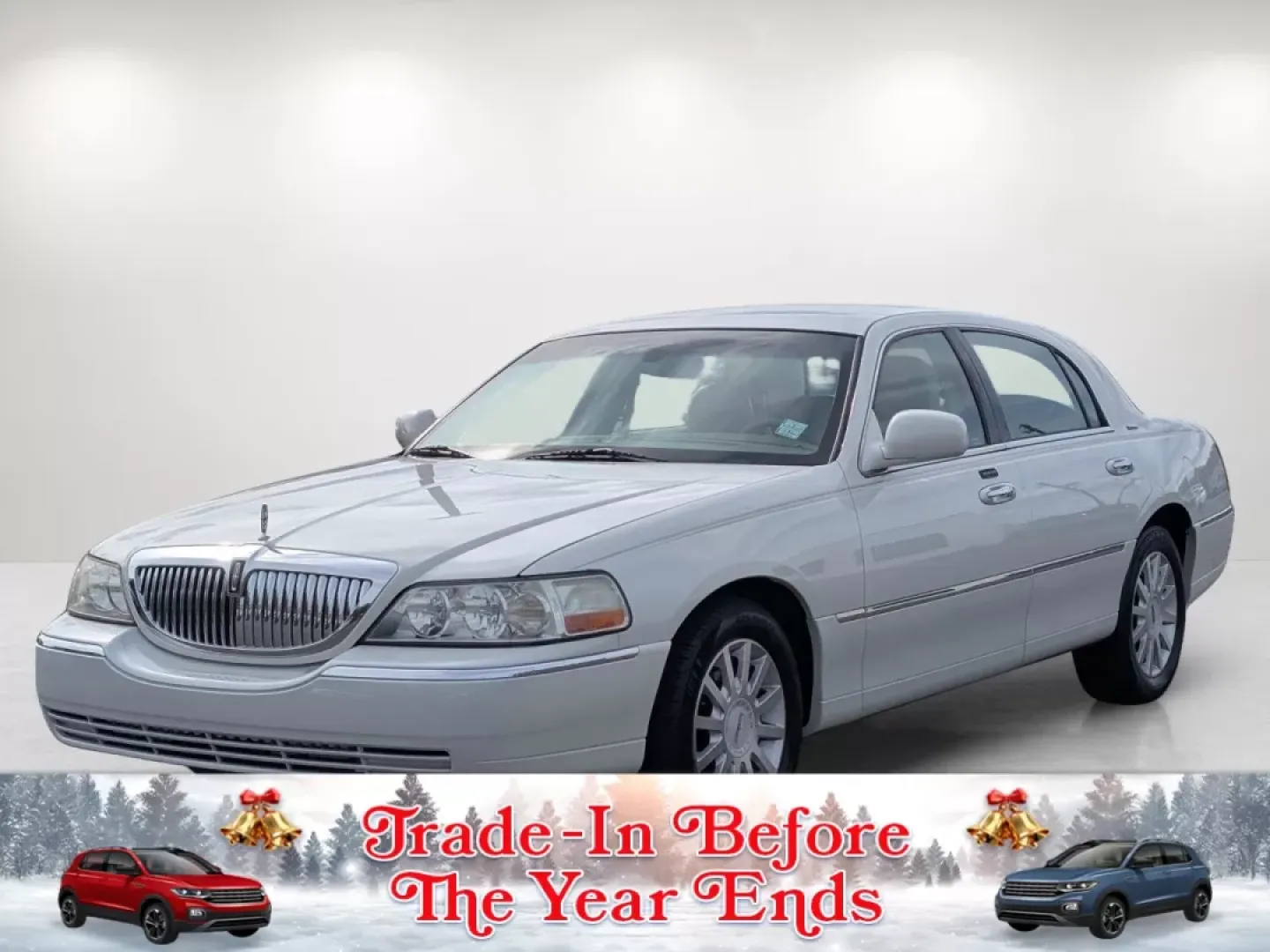 2006 Lincoln Town Car Signature (1LNHM81VX6Y) with an Other engine, located at 3959 U.S. 80 W, Phenix City, AL, 36870, (334) 297-4885, 32.469296, -85.135185 - **Experience Luxury and Comfort with the 2006 Lincoln Town Car Signature Perfect for Your Next Adventure!**<br /> <br /> Are you in the market for a reliable and stylish sedan that provides comfort for your daily commute and room for family outings? Look no further than the 2006 Lincoln Town Car Si - Photo#0