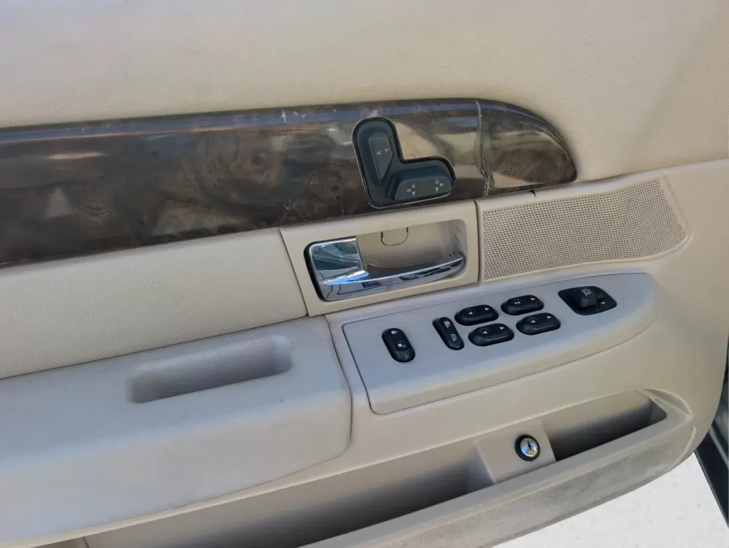 2006 Mercury Grand Marquis LS Premium (2MEFM75V36X) with an Other engine, located at 3959 U.S. 80 W, Phenix City, AL, 36870, (334) 297-4885, 32.469296, -85.135185 - **Discover Comfort and Style with the 2006 Mercury Grand Marquis at Gils Auto - Prattville!**<br /> <br /> Looking for a reliable sedan that perfectly balances comfort, style, and practicality? The 2006 Mercury Grand Marquis is an exceptional choice for budget-conscious buyers, families, and commute - Photo#9