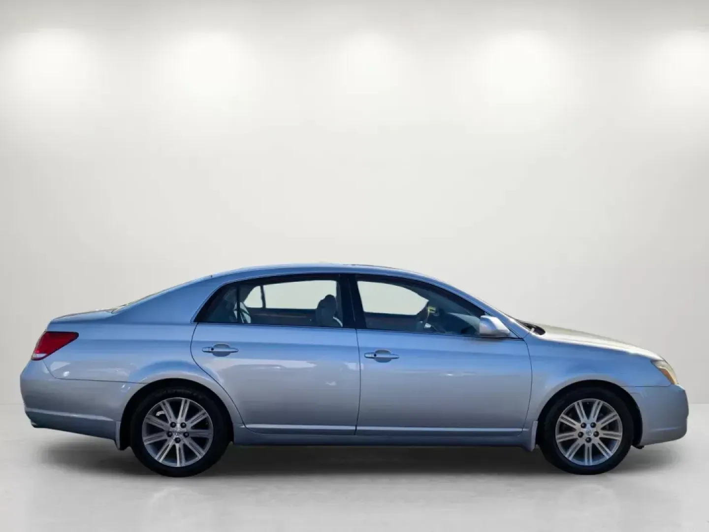 2006 Toyota Avalon Limited (4T1BK36B36U) with an Other engine, located at 3959 U.S. 80 W, Phenix City, AL, 36870, (334) 297-4885, 32.469296, -85.135185 - 2006 Toyota Avalon Limited - Photo#3