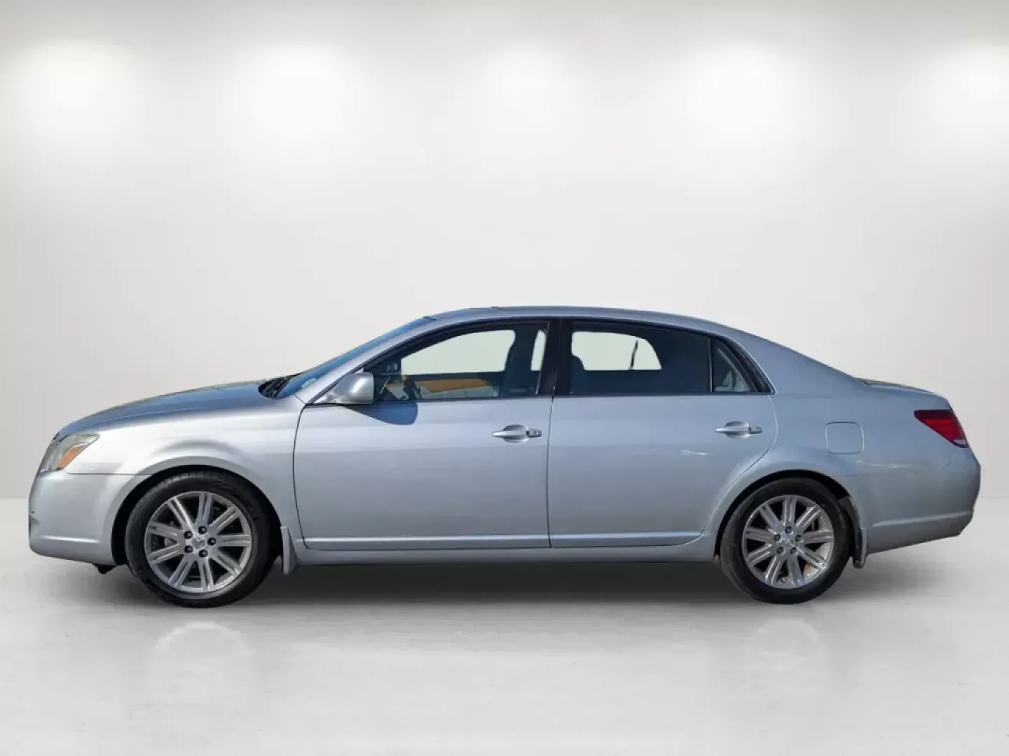 2006 Toyota Avalon Limited (4T1BK36B36U) with an Other engine, located at 3959 U.S. 80 W, Phenix City, AL, 36870, (334) 297-4885, 32.469296, -85.135185 - 2006 Toyota Avalon Limited - Photo#7