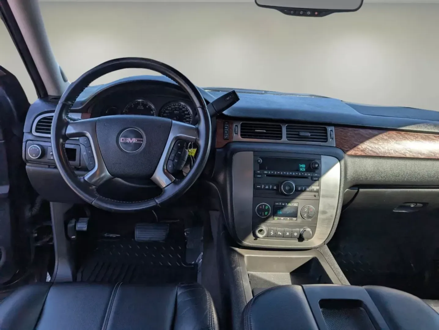 2007 /Ebony GMC Sierra 1500 SLT (3GTEC13J47G) with an Other engine, located at 3959 U.S. 80 W, Phenix City, AL, 36870, (334) 297-4885, 32.469296, -85.135185 - **Unleash Your Adventurous Spirit with the 2007 GMC Sierra 1500 SLT**<br /> <br /> Are you ready to elevate your lifestyle with a vehicle that effortlessly blends utility and comfort? The 2007 GMC Sierra 1500 SLT is here to cater to your adventurous spirit, perfect for everything from weekend getawa - Photo#12