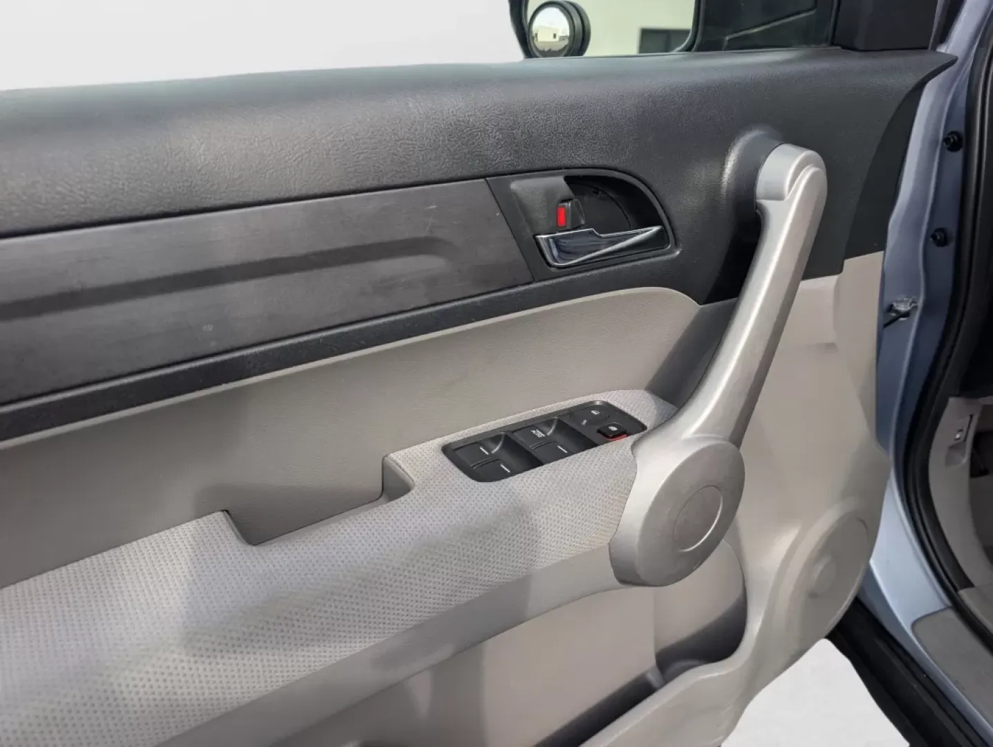 2007 Honda CR-V EX (5J6RE48567L) with an Other engine, located at 7000 Northlake Connector, Columbus, GA, 31904, (706) 987-8085, 32.524975, -84.978134 - **Unleash Your Adventurous Spirit with the 2007 Honda CR-V at Gils Auto, Phenix City, AL!**<br /> <br /> Are you ready to take on new adventures with your family or friends? Look no further than this reliable 2007 Honda CR-V EX! Designed for those who crave both comfort and capability, this SUV is p - Photo#17