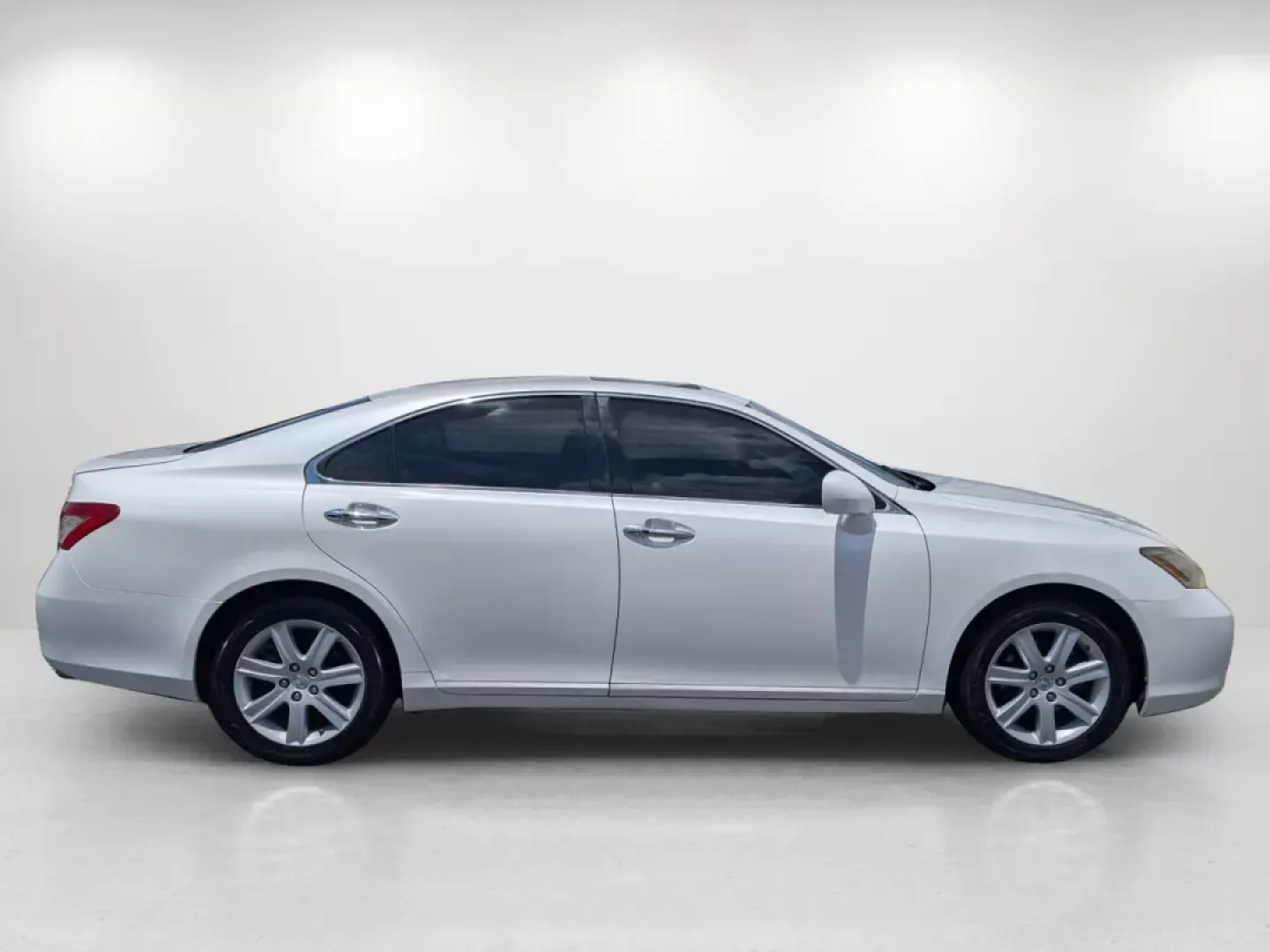 2007 Lexus ES 350 (JTHBJ46G672) with an Other engine, located at 521 Old Farm Lane Rd, Prattville, AL, 36066, (334) 325-1505, 32.482460, -86.416367 - **Experience Luxury and Reliability with the 2007 Lexus ES 350 at Gils Auto in Phenix City!**<br /> <br /> Are you in the market for a dependable, stylish sedan that can elevate your everyday driving experience? Look no further than the 2007 Lexus ES 350, available now at Gils Auto, your trusted Buy - Photo#3