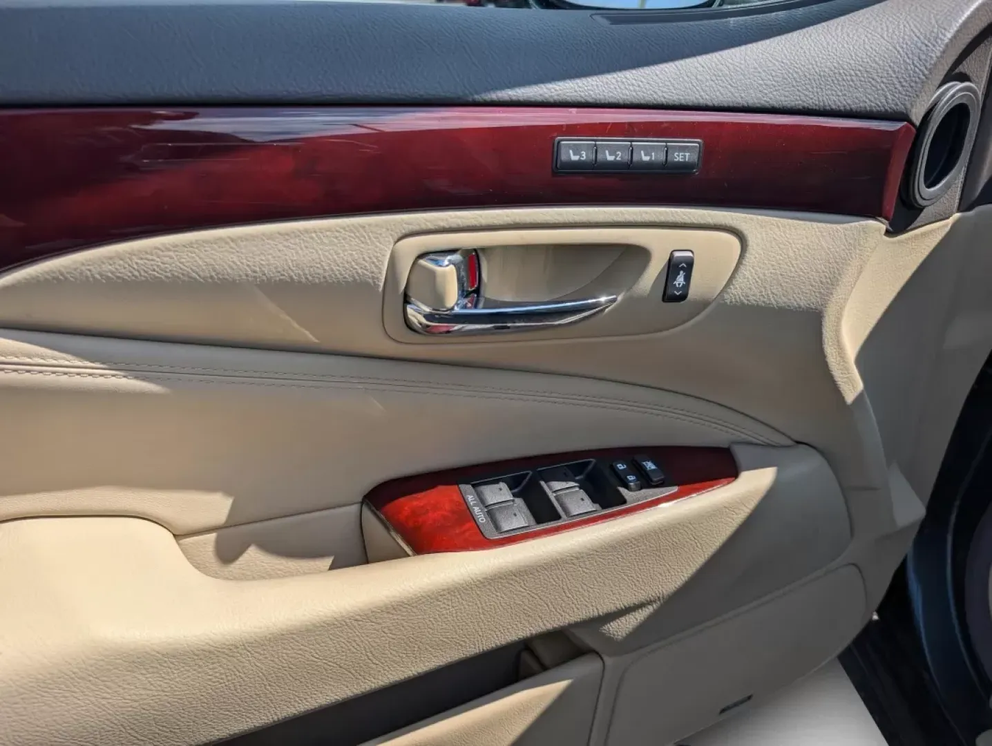2007 Lexus LS 460 (JTHBL46F375) with an Other engine, located at 5115 14th Ave., Columbus, GA, 31904, (706) 323-0345, 32.511494, -84.971046 - **Elevate Your Driving Experience with the 2007 Lexus LS 460!** <br /> <br /> Looking for a luxurious vehicle that seamlessly blends comfort and performance? The 2007 Lexus LS 460 is your ticket to a lavish driving experience, making it perfect for those who value both style and substance. Whether y - Photo#8