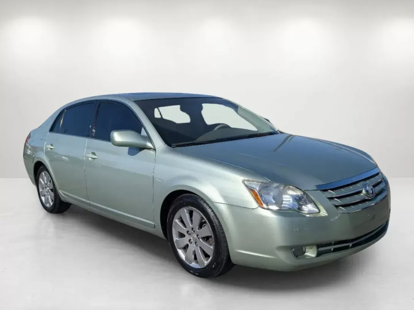 2007 Toyota Avalon XLS (4T1BK36B07U) with an Gas V6 3.5L/211 engine, 5-Speed Automatic w/OD transmission, located at 7000 Northlake Connector, Columbus, GA, 31904, (706) 987-8085, 32.524975, -84.978134 - **Drive in Comfort and Style with the 2007 Toyota Avalon XLS - Perfect for Your Daily Adventures!**<br /> <br /> Are you searching for a reliable sedan that combines luxury with practicality? Look no further than the 2007 Toyota Avalon XLS, now available at Gils Auto - Columbus #2. This stunning gre - Photo#3