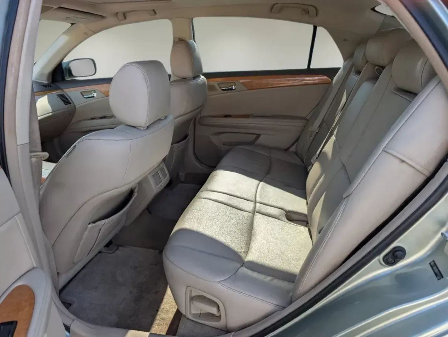 2007 Toyota Avalon XLS (4T1BK36B07U) with an Gas V6 3.5L/211 engine, 5-Speed Automatic w/OD transmission, located at 7000 Northlake Connector, Columbus, GA, 31904, (706) 987-8085, 32.524975, -84.978134 - **Drive in Comfort and Style with the 2007 Toyota Avalon XLS - Perfect for Your Daily Adventures!**<br /> <br /> Are you searching for a reliable sedan that combines luxury with practicality? Look no further than the 2007 Toyota Avalon XLS, now available at Gils Auto - Columbus #2. This stunning gre - Photo#11