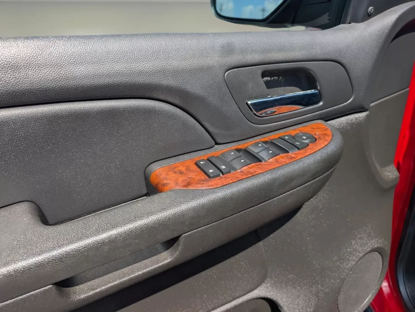 2008 /Ebony Chevrolet Tahoe LT w/1LT (1GNFC13J28R) with an Other engine, located at 5115 14th Ave., Columbus, GA, 31904, (706) 323-0345, 32.511494, -84.971046 - **Explore Your Next Adventure with the 2008 Chevrolet Tahoe LT at Gils Auto!**<br /> <br /> Are you ready to elevate your family outings, weekend getaways, or daily commutes? The 2008 Chevrolet Tahoe LT is not just a vehicle; it's a lifestyle companion designed for those who crave adventure and comf - Photo#8