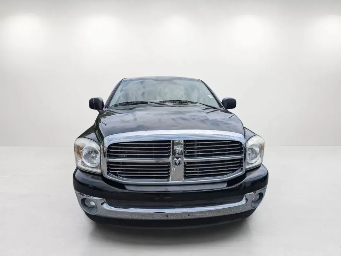 2008 /Medium Slate Gray Dodge Ram 1500 SLT (1D7HA18N38S) with an Gas V8 4.7L/287 engine, 5-Speed Automatic w/OD transmission, located at 5115 14th Ave., Columbus, GA, 31904, (706) 323-0345, 32.511494, -84.971046 - 2008 Dodge Ram 1500 SLT - Photo#2