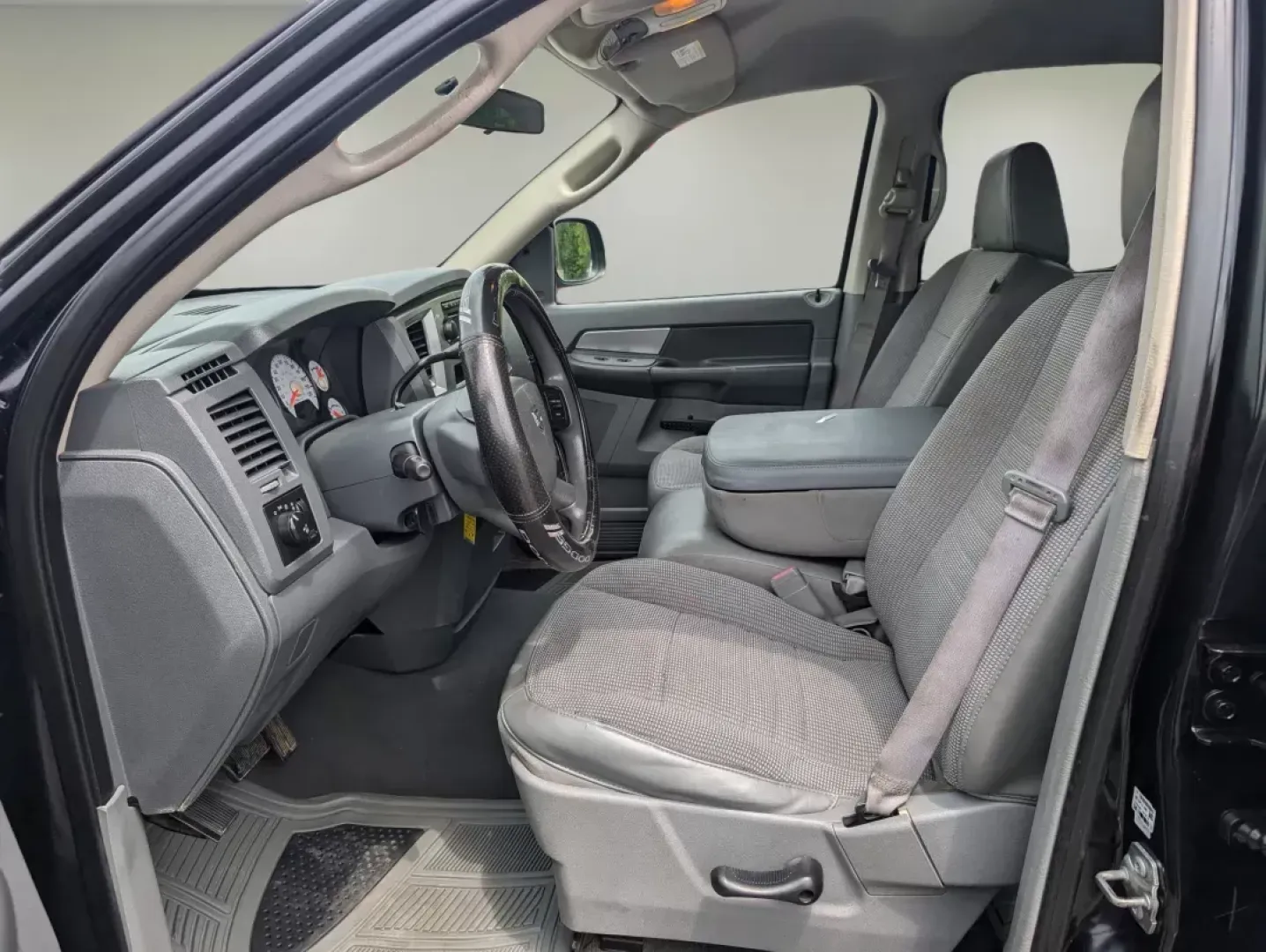 2008 /Medium Slate Gray Dodge Ram 1500 SLT (1D7HA18N38S) with an Gas V8 4.7L/287 engine, 5-Speed Automatic w/OD transmission, located at 5115 14th Ave., Columbus, GA, 31904, (706) 323-0345, 32.511494, -84.971046 - 2008 Dodge Ram 1500 SLT - Photo#10
