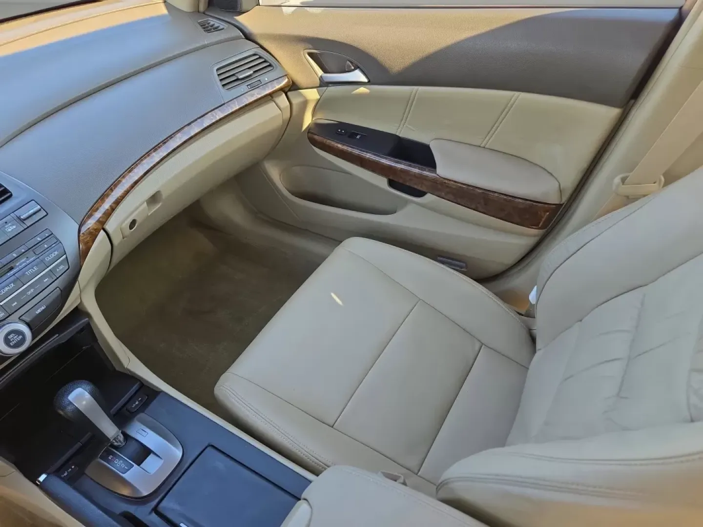 2008 Honda Accord Sdn EX-L (1HGCP26808A) with an Other engine, located at 521 Old Farm Lane Rd, Prattville, AL, 36066, (334) 325-1505, 32.482460, -86.416367 - **Drive in Style with the 2008 Honda Accord EX-L: Your Perfect Family Sedan!**<br /> <br /> Are you searching for the ideal vehicle to accommodate family road trips, daily commutes, or weekend getaways? Look no further than the 2008 Honda Accord EX-L, a sedan that perfectly blends comfort, reliabili - Photo#15