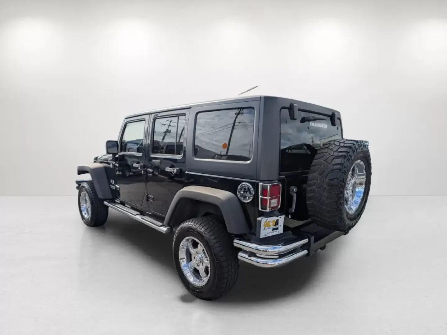 2008 /Dark/Medium Khaki Jeep Wrangler Unlimited X (1J4GA39158L) with an Other engine, located at 5115 14th Ave., Columbus, GA, 31904, (706) 323-0345, 32.511494, -84.971046 - Unleash your adventurous spirit and embrace the open road with this stunning 2008 Jeep Wrangler Unlimited X, available now at Gils Auto in Phenix City, AL. Whether you're a weekend warrior, a family alike seeking outdoor escapades, or simply in need of a reliable daily driver, this versatile SUV is - Photo#6