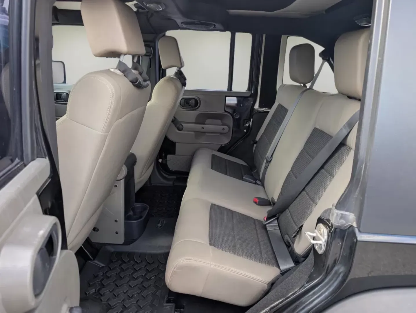 2008 /Dark/Medium Khaki Jeep Wrangler Unlimited X (1J4GA39158L) with an Other engine, located at 5115 14th Ave., Columbus, GA, 31904, (706) 323-0345, 32.511494, -84.971046 - Unleash your adventurous spirit and embrace the open road with this stunning 2008 Jeep Wrangler Unlimited X, available now at Gils Auto in Phenix City, AL. Whether you're a weekend warrior, a family alike seeking outdoor escapades, or simply in need of a reliable daily driver, this versatile SUV is - Photo#10