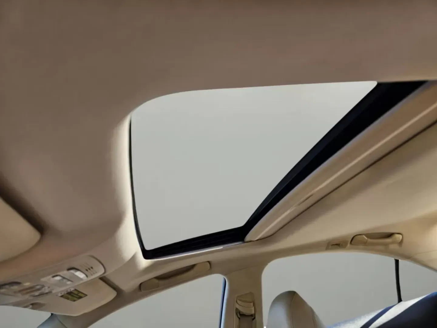 2008 Lexus ES 350 (JTHBJ46G682) with an Other engine, located at 521 Old Farm Lane Rd, Prattville, AL, 36066, (334) 325-1505, 32.482460, -86.416367 - **Experience the Ultimate in Comfort and Style with the 2008 Lexus ES 350 Perfect for Your Daily Commute or Weekend Getaway!**<br /> <br /> Are you in search of a car that combines luxury, reliability, and affordability? Look no further than the stunning 2008 Lexus ES 350 at Gils Auto in Prattville - Photo#11