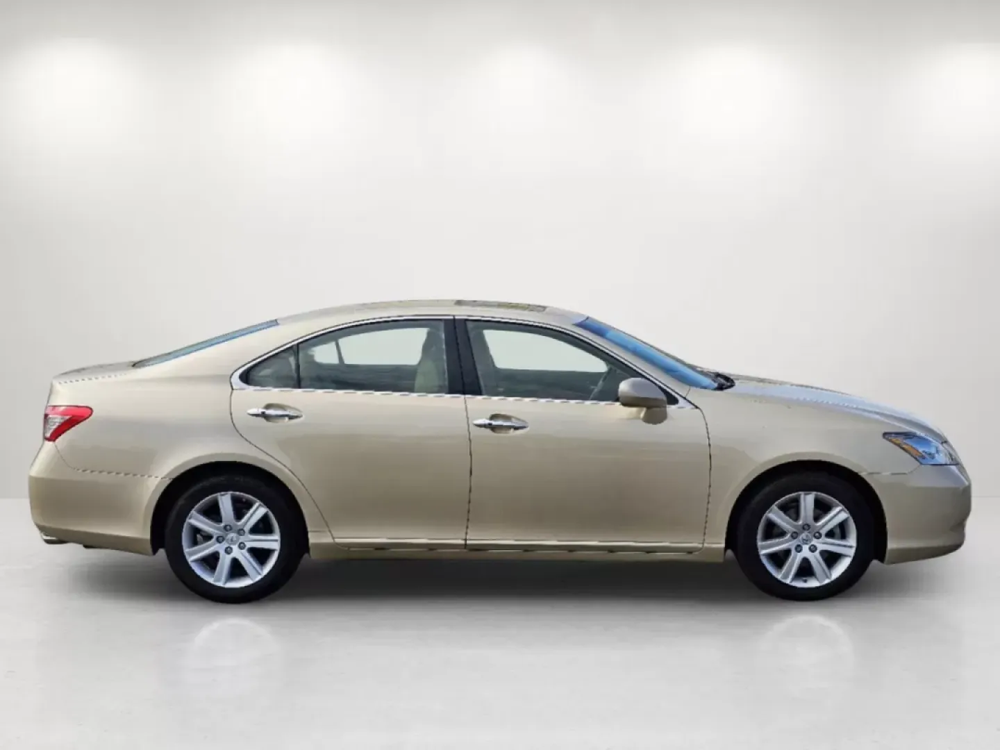 2008 Lexus ES 350 (JTHBJ46G282) with an Other engine, located at 3959 U.S. 80 W, Phenix City, AL, 36870, (334) 297-4885, 32.469296, -85.135185 - Imagine gliding along the scenic roads of Phenix City, AL, surrounded by family and friends in a vehicle that combines luxury with reliability-the 2008 Lexus ES 350. Whether you're commuting to work, running errands, or embarking on weekend getaways, this sedan is your ideal travel companion. With i - Photo#3