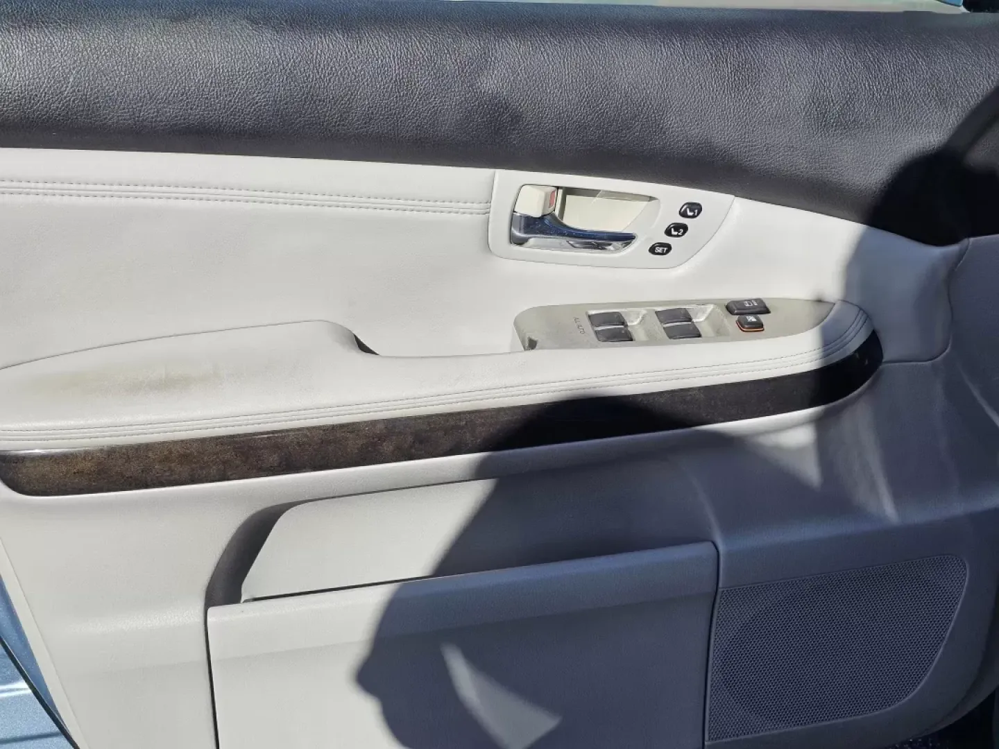 2008 Lexus RX 350 (2T2GK31U08C) with an Other engine, located at 1430 Gateway Drive, Opelika, AL, 36801, (334) 239-0944, 32.637871, -85.409790 - **Elevate Your Lifestyle with the 2008 Lexus RX 350 - The Perfect SUV for Every Adventure!**<br /> <br /> Are you searching for a vehicle that seamlessly combines elegance, comfort, and versatility? Look no further than the stunning 2008 Lexus RX 350, available now at Gils Auto in Phenix City, AL. W - Photo#9