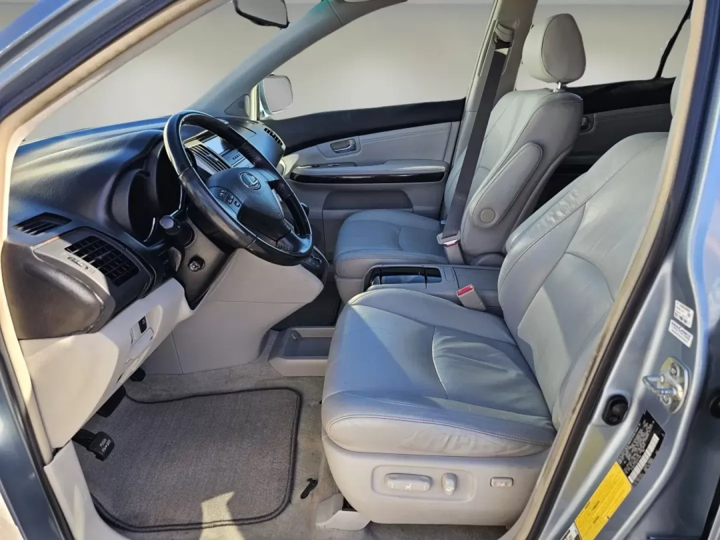 2008 Lexus RX 350 (2T2GK31U08C) with an Other engine, located at 1430 Gateway Drive, Opelika, AL, 36801, (334) 239-0944, 32.637871, -85.409790 - **Elevate Your Lifestyle with the 2008 Lexus RX 350 - The Perfect SUV for Every Adventure!**<br /> <br /> Are you searching for a vehicle that seamlessly combines elegance, comfort, and versatility? Look no further than the stunning 2008 Lexus RX 350, available now at Gils Auto in Phenix City, AL. W - Photo#10