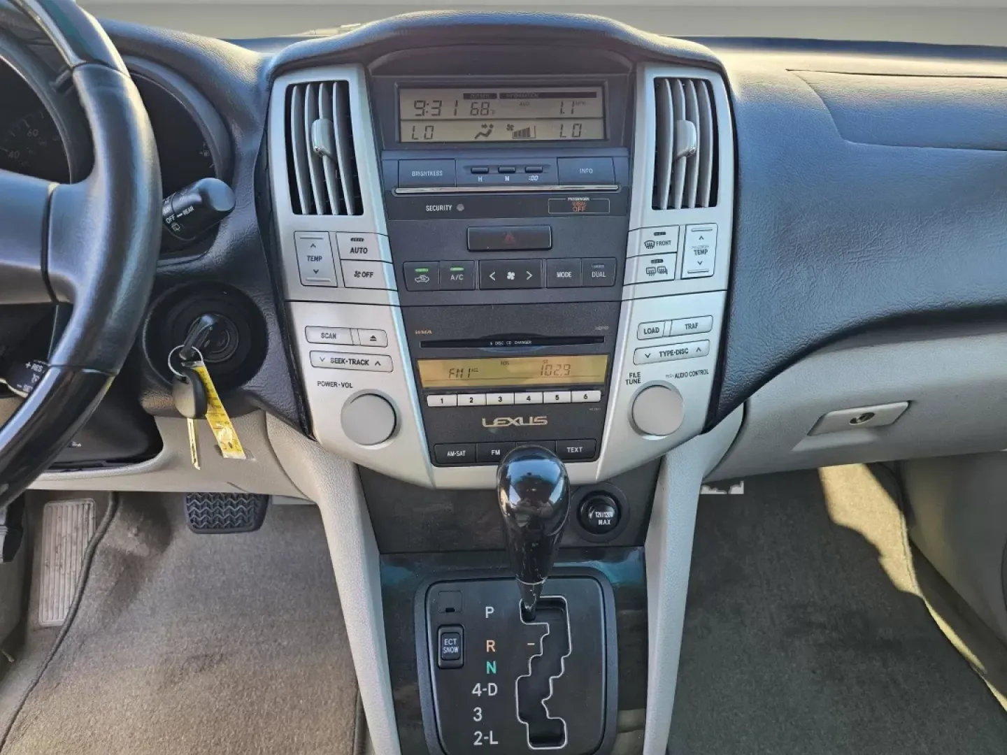 2008 Lexus RX 350 (2T2GK31U08C) with an Other engine, located at 1430 Gateway Drive, Opelika, AL, 36801, (334) 239-0944, 32.637871, -85.409790 - **Elevate Your Lifestyle with the 2008 Lexus RX 350 - The Perfect SUV for Every Adventure!**<br /> <br /> Are you searching for a vehicle that seamlessly combines elegance, comfort, and versatility? Look no further than the stunning 2008 Lexus RX 350, available now at Gils Auto in Phenix City, AL. W - Photo#13