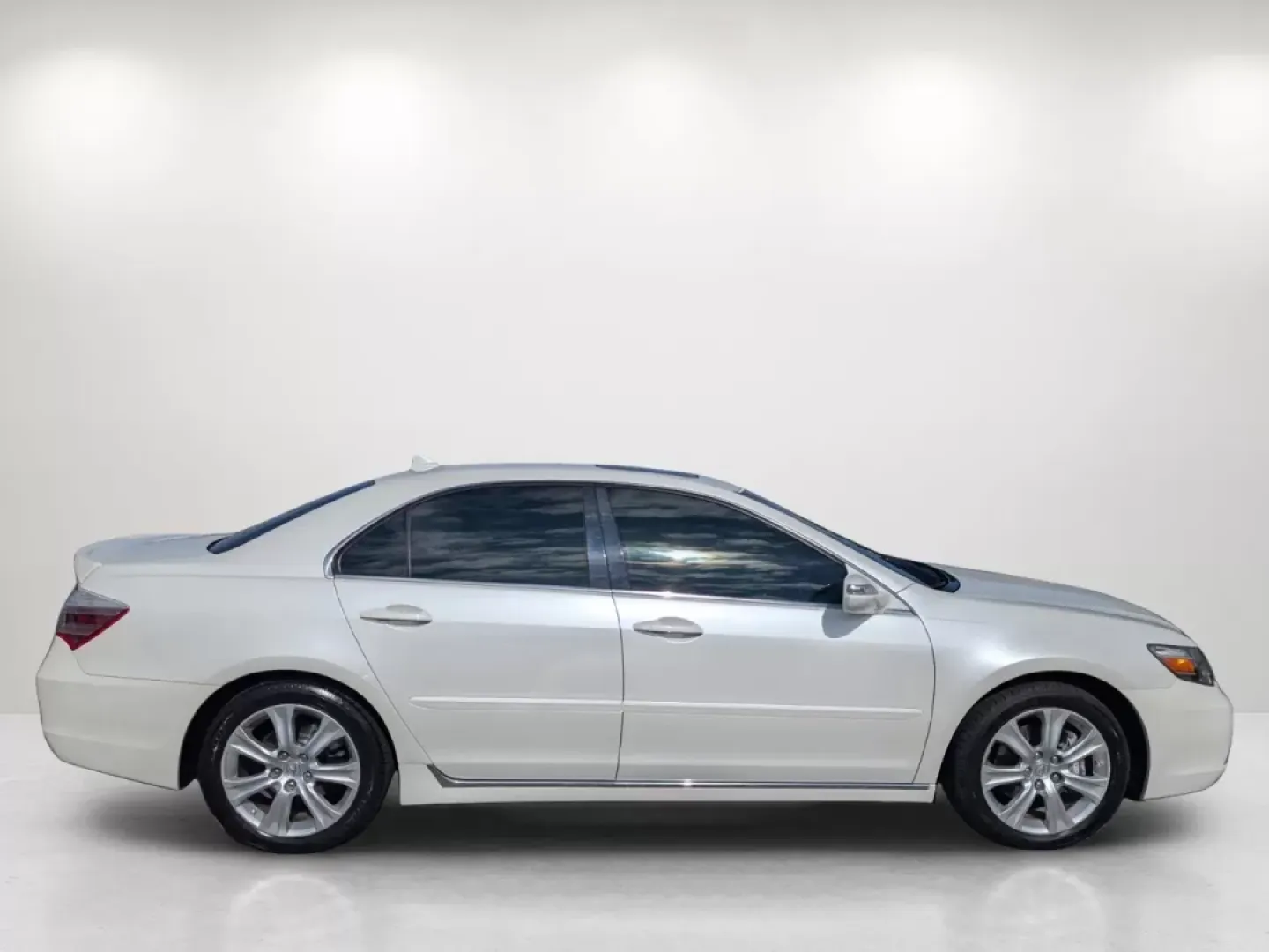 2009 Acura RL Tech Pkg (JH4KB266X9C) with an Other engine, located at 804 22nd Ave, Phenix City, AL, 36870, (334) 297-1860, 32.484749, -85.024475 - **Experience Luxury and Reliability with this 2009 Acura RL at Gils Auto - Prattville!**<br /> <br /> Are you in search of a reliable vehicle that combines luxury with performance? Look no further! Perfect for both daily commutes and weekend getaways, this stunning 2009 Acura RL is an ideal choice f - Photo#3