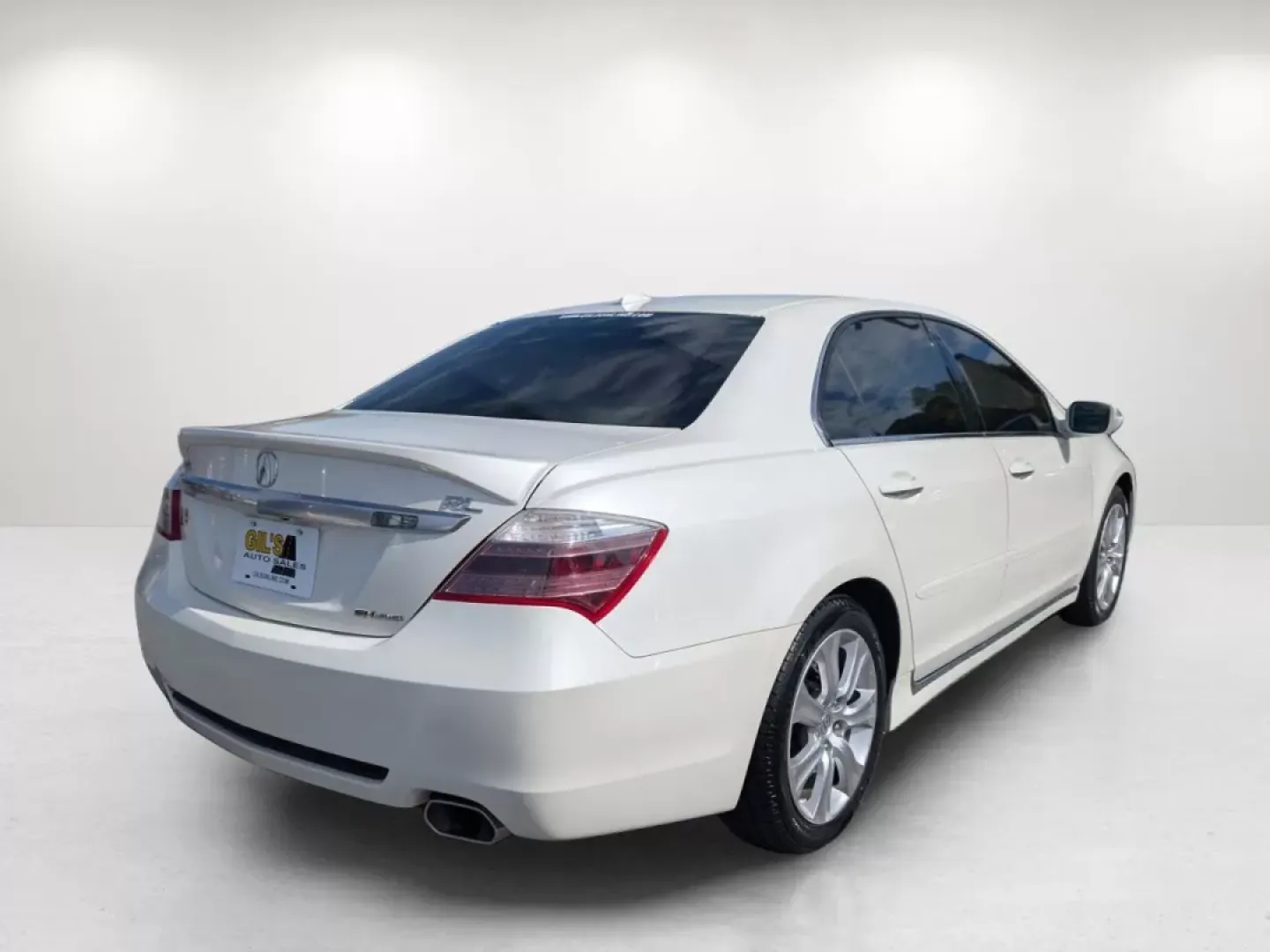 2009 Acura RL Tech Pkg (JH4KB266X9C) with an Other engine, located at 804 22nd Ave, Phenix City, AL, 36870, (334) 297-1860, 32.484749, -85.024475 - **Experience Luxury and Reliability with this 2009 Acura RL at Gils Auto - Prattville!**<br /> <br /> Are you in search of a reliable vehicle that combines luxury with performance? Look no further! Perfect for both daily commutes and weekend getaways, this stunning 2009 Acura RL is an ideal choice f - Photo#4