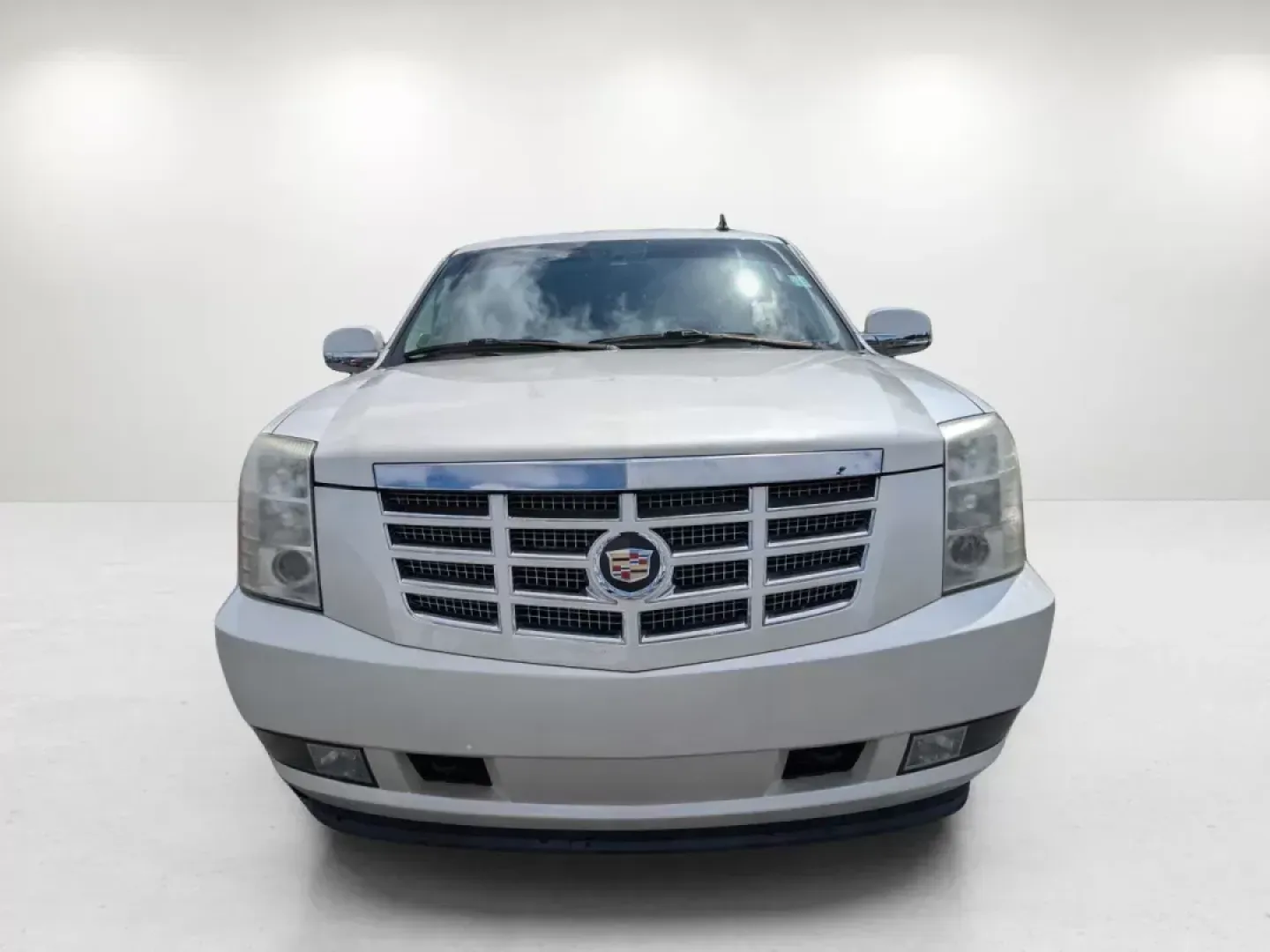 2009 /Cashmere/Cocoa Cadillac Escalade (1GYFC53229R) with an Gas V8 6.2L/376 engine, 6-Speed HD Automatic w/OD transmission, located at 3959 U.S. 80 W, Phenix City, AL, 36870, (334) 297-4885, 32.469296, -85.135185 - **Elevate Your Lifestyle with the 2009 Cadillac Escalade at Gils Auto Phenix City, AL!**<br /> <br /> Searching for an SUV that combines luxury with practicality? Look no further than this stunning 2009 Cadillac Escalade, available now at Gils Auto in Phenix City, AL! Perfect for family adventures, - Photo#2
