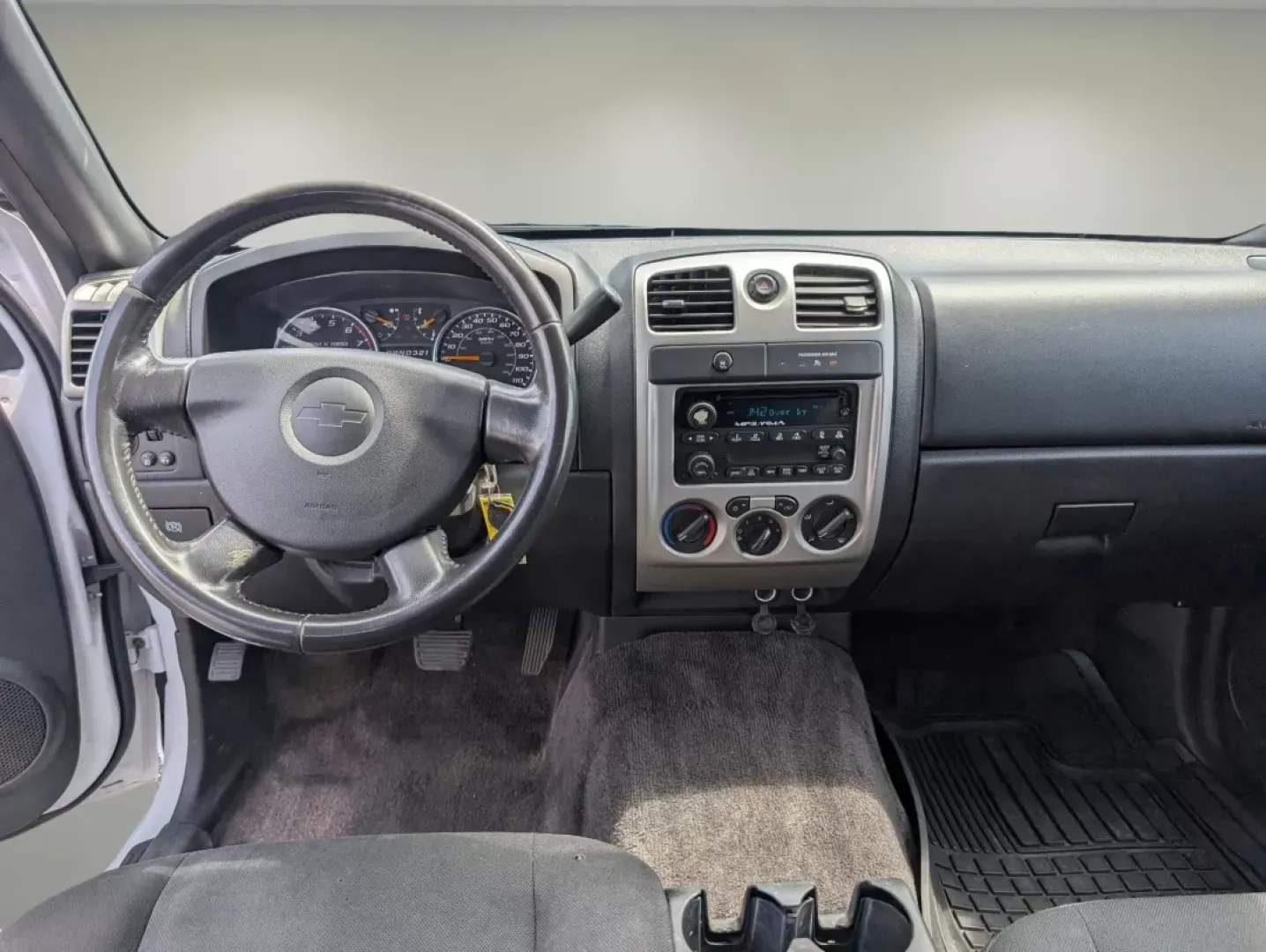 2009 /Ebony Chevrolet Colorado LT w/1LT (1GCCS13E198) with an Other engine, located at 3959 U.S. 80 W, Phenix City, AL, 36870, (334) 297-4885, 32.469296, -85.135185 - ### Discover Adventure in the 2009 Chevrolet Colorado LT!<br /> <br /> Are you ready to elevate your lifestyle with a reliable vehicle that can accommodate your everyday adventures? Look no further than this 2009 Chevrolet Colorado LT, now available at Gils Auto in Phenix City, AL. Whether you're na - Photo#12