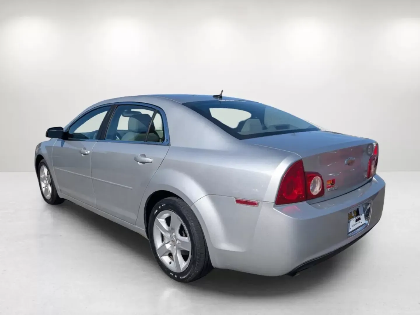 2009 /Titanium Chevrolet Malibu LS w/1LS (1G1ZG57B194) with an Other engine, located at 3959 U.S. 80 W, Phenix City, AL, 36870, (334) 297-4885, 32.469296, -85.135185 - ### 2009 Chevrolet Malibu LS w/1LS A Perfect Family Sedan for Any Journey!<br /> <br /> At Gils Auto in Phenix City, AL, we understand that finding the right vehicle is more than just a purchase; it's about enhancing your lifestyle. Imagine cruising down U.S. 80, the sun shining, and your family co - Photo#7