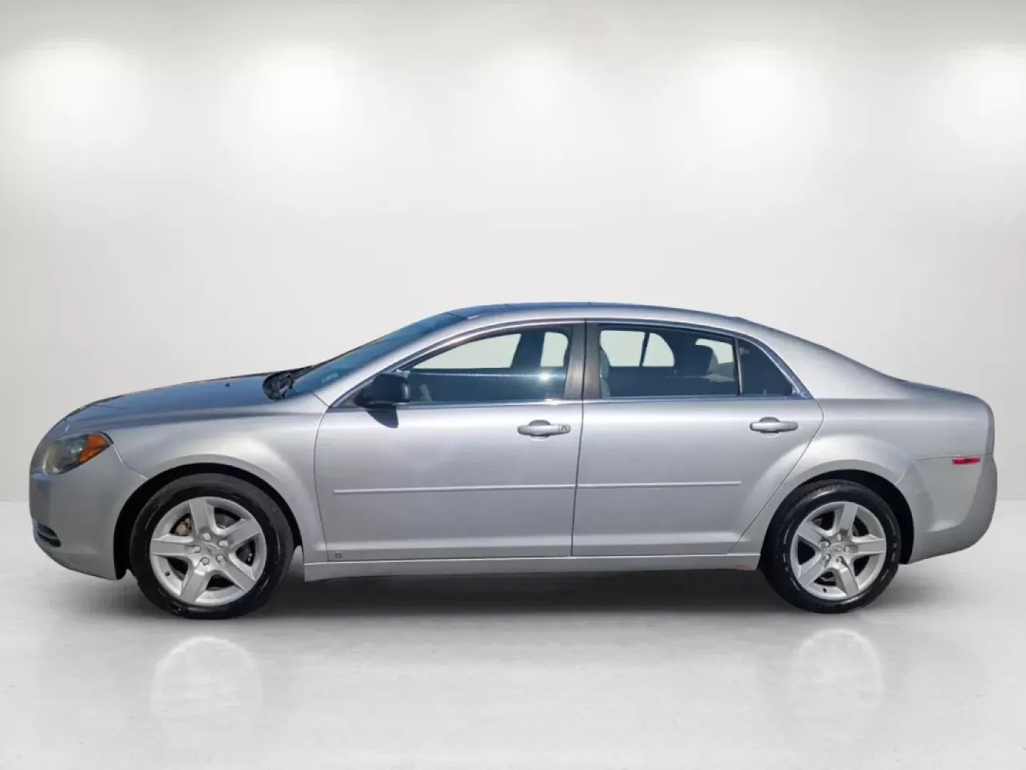 2009 /Titanium Chevrolet Malibu LS w/1LS (1G1ZG57B194) with an Other engine, located at 3959 U.S. 80 W, Phenix City, AL, 36870, (334) 297-4885, 32.469296, -85.135185 - ### 2009 Chevrolet Malibu LS w/1LS A Perfect Family Sedan for Any Journey!<br /> <br /> At Gils Auto in Phenix City, AL, we understand that finding the right vehicle is more than just a purchase; it's about enhancing your lifestyle. Imagine cruising down U.S. 80, the sun shining, and your family co - Photo#8