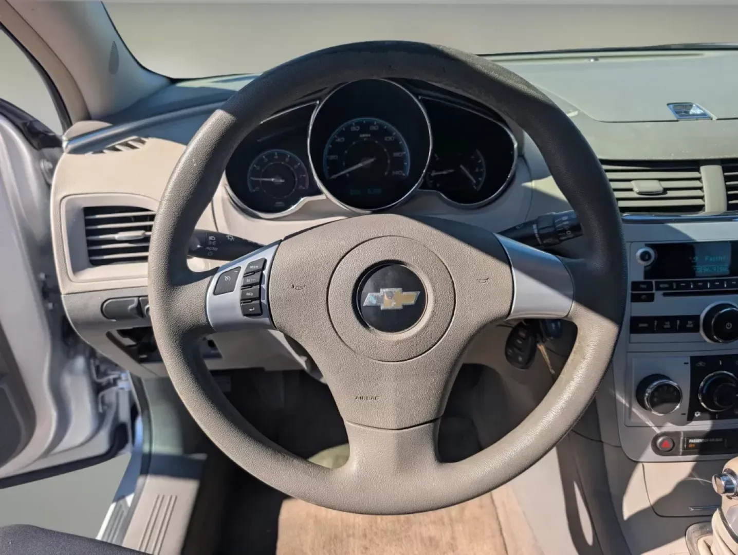 2009 /Titanium Chevrolet Malibu LS w/1LS (1G1ZG57B194) with an Other engine, located at 3959 U.S. 80 W, Phenix City, AL, 36870, (334) 297-4885, 32.469296, -85.135185 - ### 2009 Chevrolet Malibu LS w/1LS A Perfect Family Sedan for Any Journey!<br /> <br /> At Gils Auto in Phenix City, AL, we understand that finding the right vehicle is more than just a purchase; it's about enhancing your lifestyle. Imagine cruising down U.S. 80, the sun shining, and your family co - Photo#16