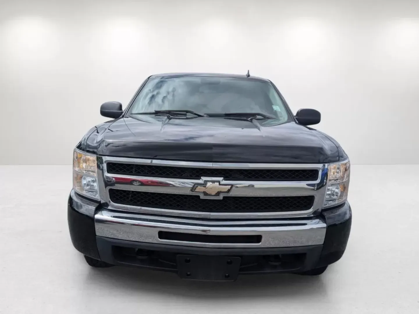 2009 /Light Titanium/Ebony Chevrolet Silverado 1500 LT (3GCEC23JX9G) with an Other engine, located at 3959 U.S. 80 W, Phenix City, AL, 36870, (334) 297-4885, 32.469296, -85.135185 - **Unleash Your Adventurous Spirit with the 2009 Chevrolet Silverado 1500 LT at Gils Auto - Phenix City!**<br /> <br /> Are you looking for a dependable, rugged truck that can handle both your daily commute and weekend adventures? Look no further than our 2009 Chevrolet Silverado 1500 LT, available n - Photo#1