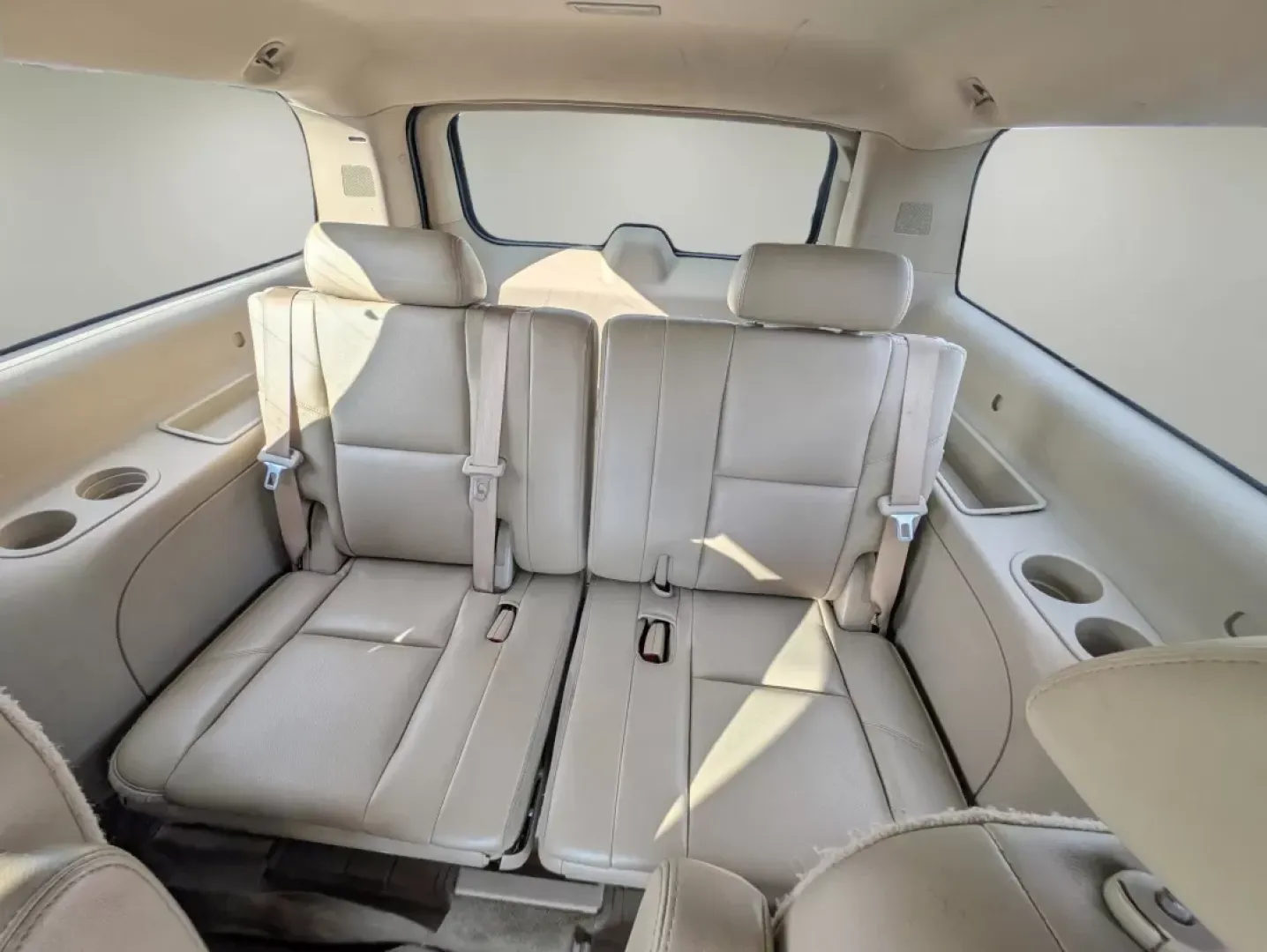 2009 /Light Cashmere/Dark Cashemere Chevrolet Suburban LTZ (1GNFC36029R) with an Other engine, located at 1430 Gateway Drive, Opelika, AL, 36801, (334) 239-0944, 32.637871, -85.409790 - **Explore the Open Road with the 2009 Chevrolet Suburban LTZ at Gils Auto Phenix City, AL!**<br /> <br /> Are you ready to elevate your driving experience and make family trips or weekend adventures unforgettable? Look no further than the 2009 Chevrolet Suburban LTZ, now available at Gils Auto, you - Photo#11