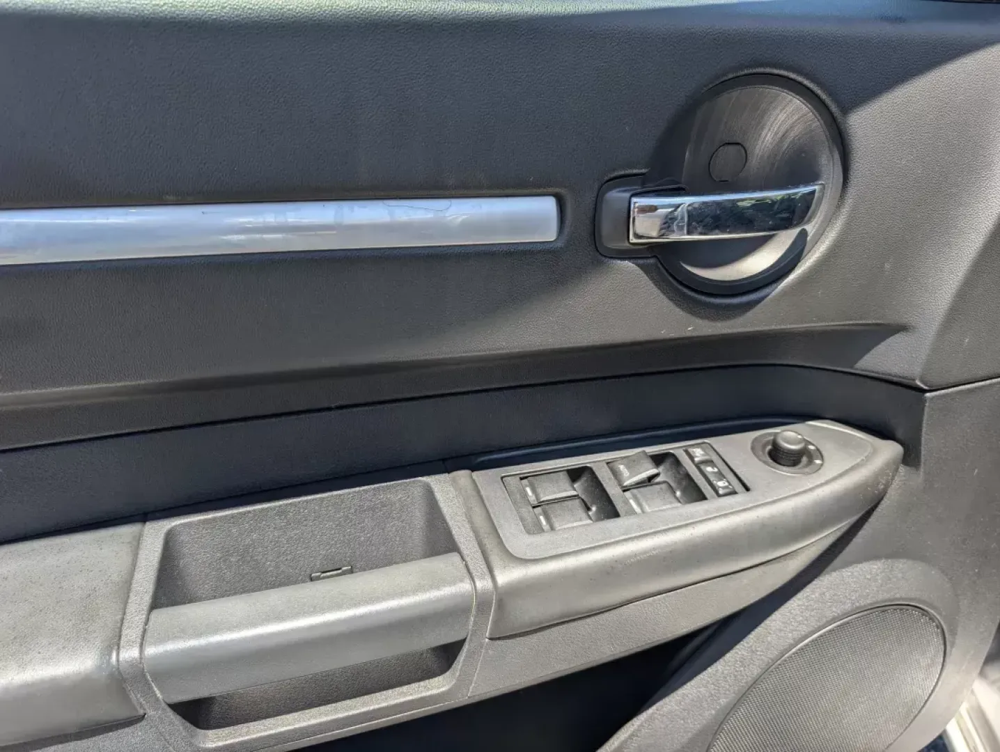 2009 /Dark Slate Gray Dodge Charger SXT (2B3KA33V09H) with an HO Gas V6 3.5L/215 engine, 4-Speed Automatic transmission, located at 7000 Northlake Connector, Columbus, GA, 31904, (706) 987-8085, 32.524975, -84.978134 - 2009 Dodge Charger SXT - Photo#8