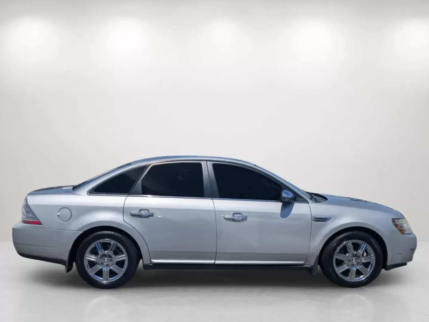 2009 Ford Taurus Limited (1FAHP25W19G) with an Other engine, located at 3959 U.S. 80 W, Phenix City, AL, 36870, (334) 297-4885, 32.469296, -85.135185 - **Discover the Perfect Family Sedan: 2009 Ford Taurus Limited at Gils Auto in Phenix City, AL**<br /> <br /> Are you searching for a vehicle that expertly balances comfort, reliability, and affordability? Look no further than this stunning 2009 Ford Taurus Limited, available at Gils Auto, your trust - Photo#4