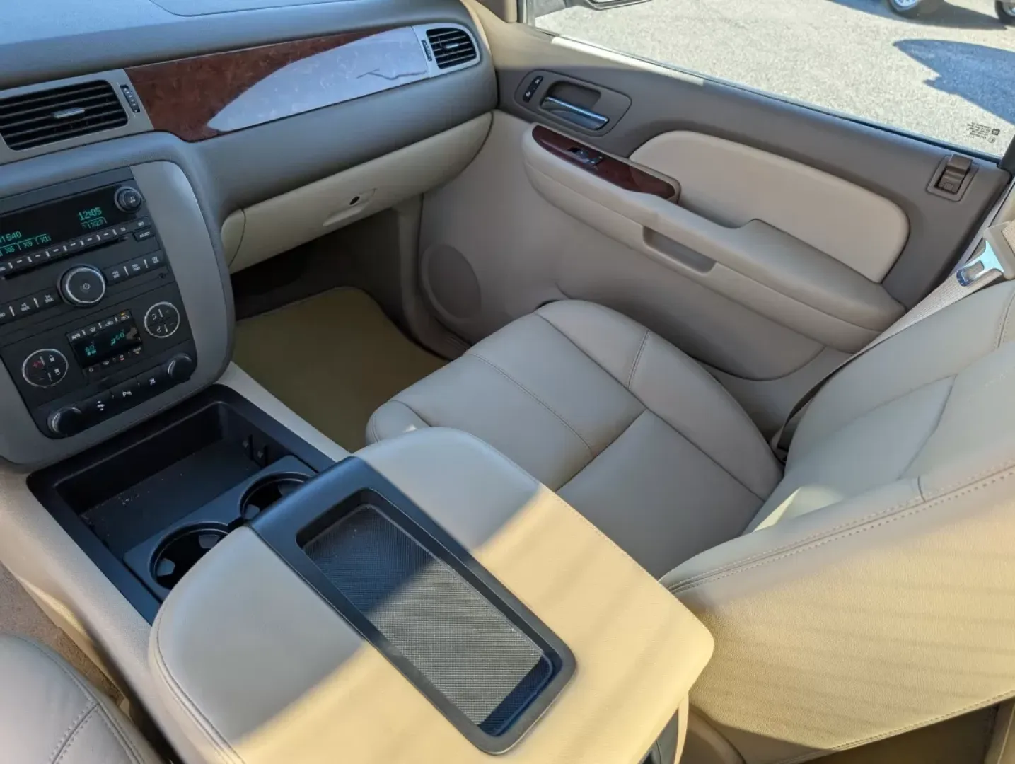 2009 /Very Dark Cashmere/Light Cashmere GMC Sierra 1500 SLT (1GTEC39039Z) with an Other engine, located at 3959 U.S. 80 W, Phenix City, AL, 36870, (334) 297-4885, 32.469296, -85.135185 - **Unleash Adventure with the 2009 GMC Sierra 1500 SLT Perfect for Your Next Journey!**<br /> <br /> If you're looking for a reliable pickup that effortlessly combines style, comfort, and versatility, look no further than the 2009 GMC Sierra 1500 SLT. This extended cab beauty is not just a vehicle; - Photo#15