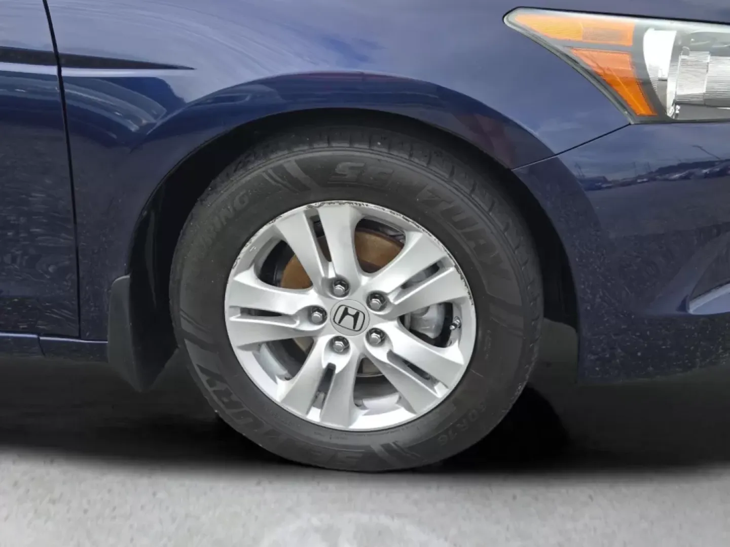 2009 Honda Accord Sdn LX-P (1HGCP264X9A) with an Other engine, located at 3959 U.S. 80 W, Phenix City, AL, 36870, (334) 297-4885, 32.469296, -85.135185 - Are you in the market for a reliable sedan that perfectly balances comfort, style, and functionality? Look no further than the 2009 Honda Accord LX-P, available now at Gils Auto in Phenix City, AL! This versatile vehicle is ideal for daily commuters, growing families, or anyone who enjoys weekend ad - Photo#3