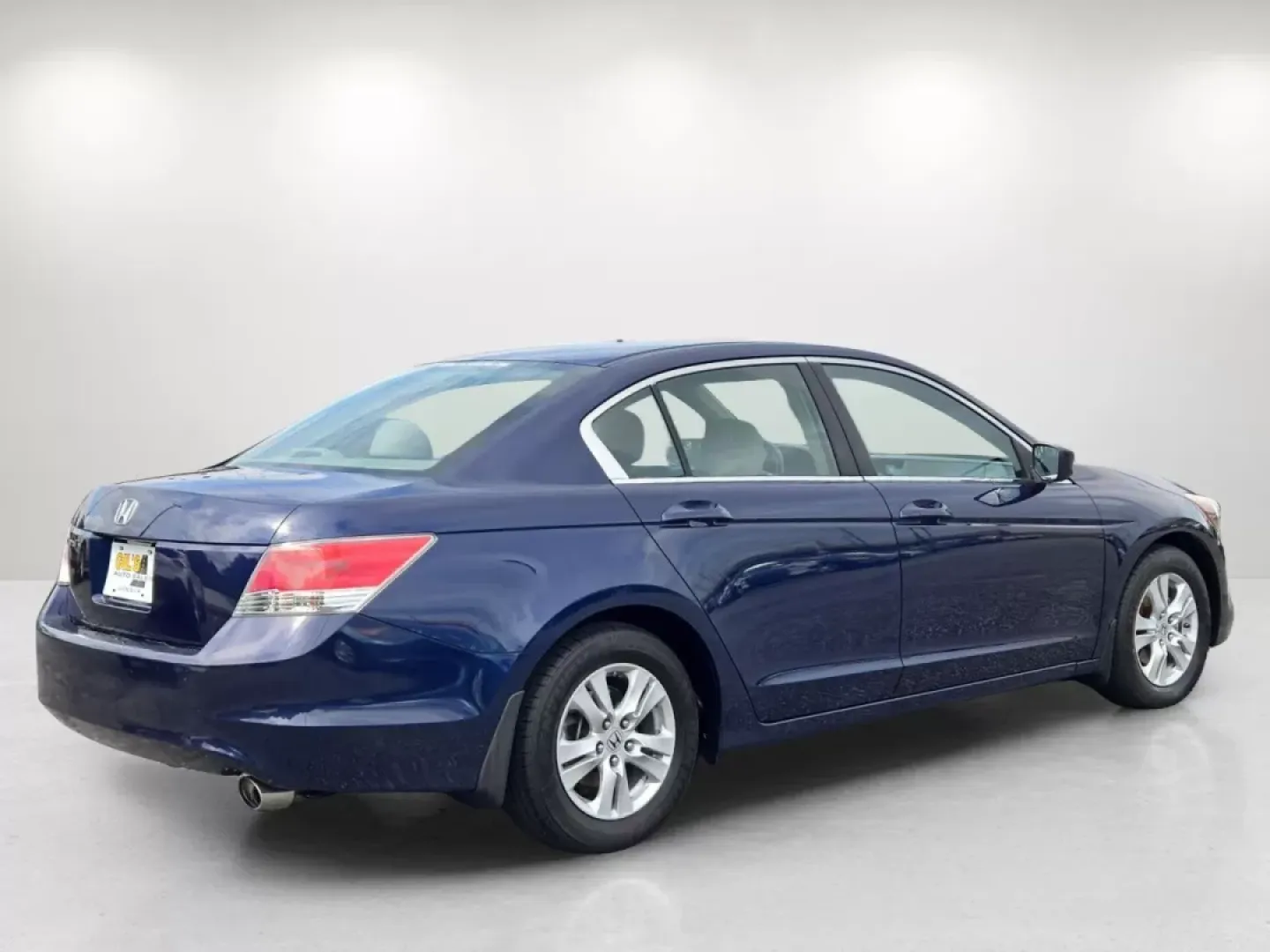 2009 Honda Accord Sdn LX-P (1HGCP264X9A) with an Other engine, located at 3959 U.S. 80 W, Phenix City, AL, 36870, (334) 297-4885, 32.469296, -85.135185 - Are you in the market for a reliable sedan that perfectly balances comfort, style, and functionality? Look no further than the 2009 Honda Accord LX-P, available now at Gils Auto in Phenix City, AL! This versatile vehicle is ideal for daily commuters, growing families, or anyone who enjoys weekend ad - Photo#6